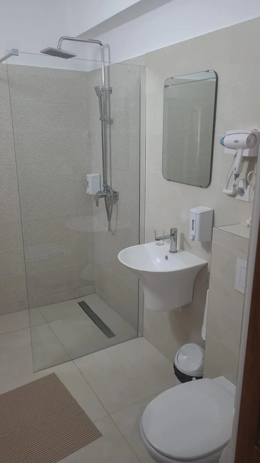 Bathroom in Hotel Delaf