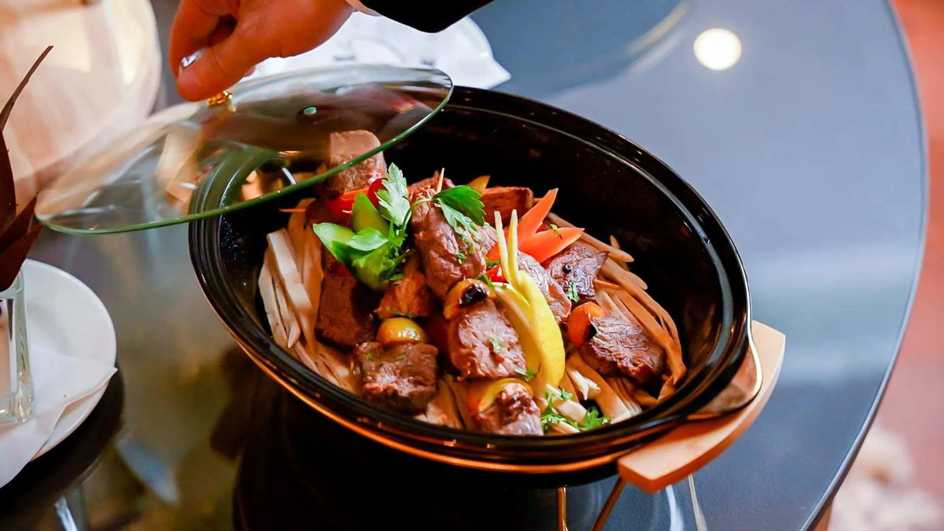 Restaurant/places to eat in TIME Rako Hotel