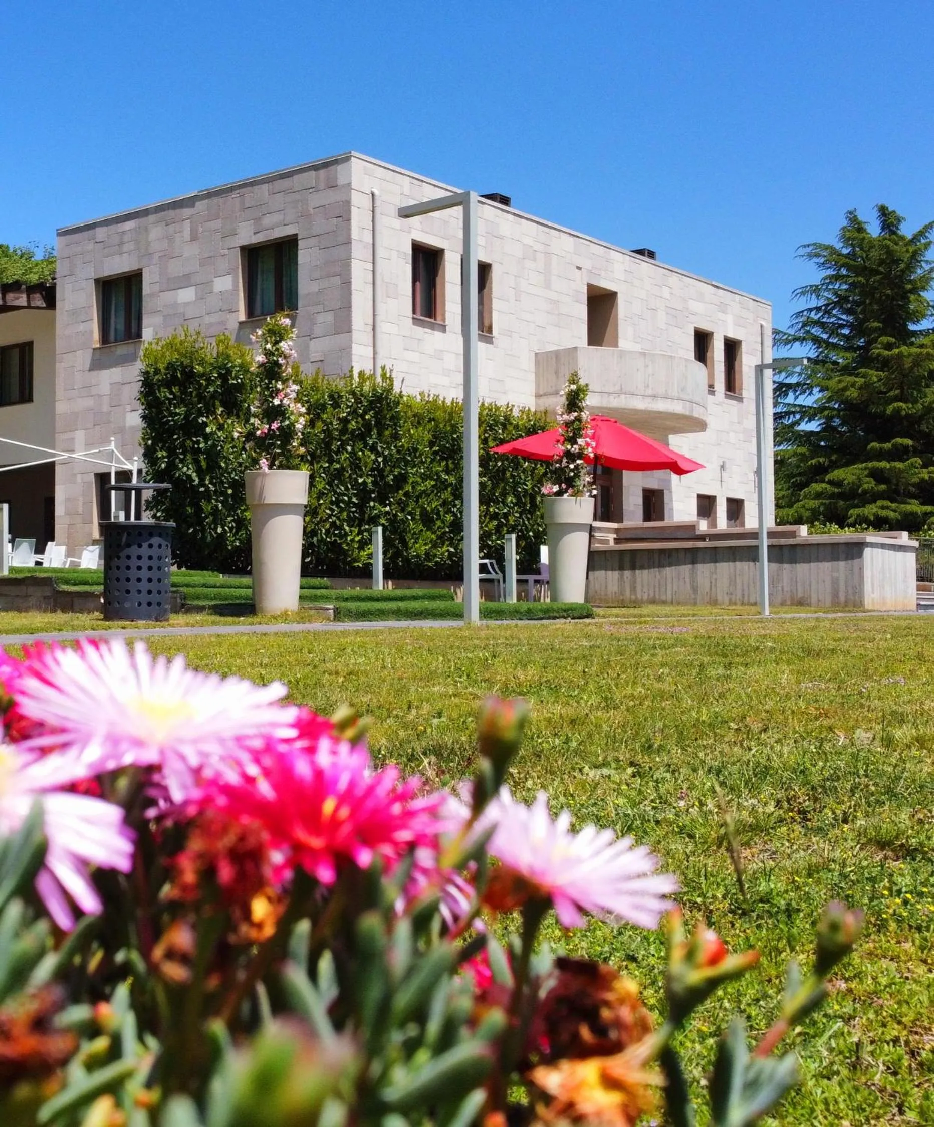 Property building in Sotto Il Cielo Hotel