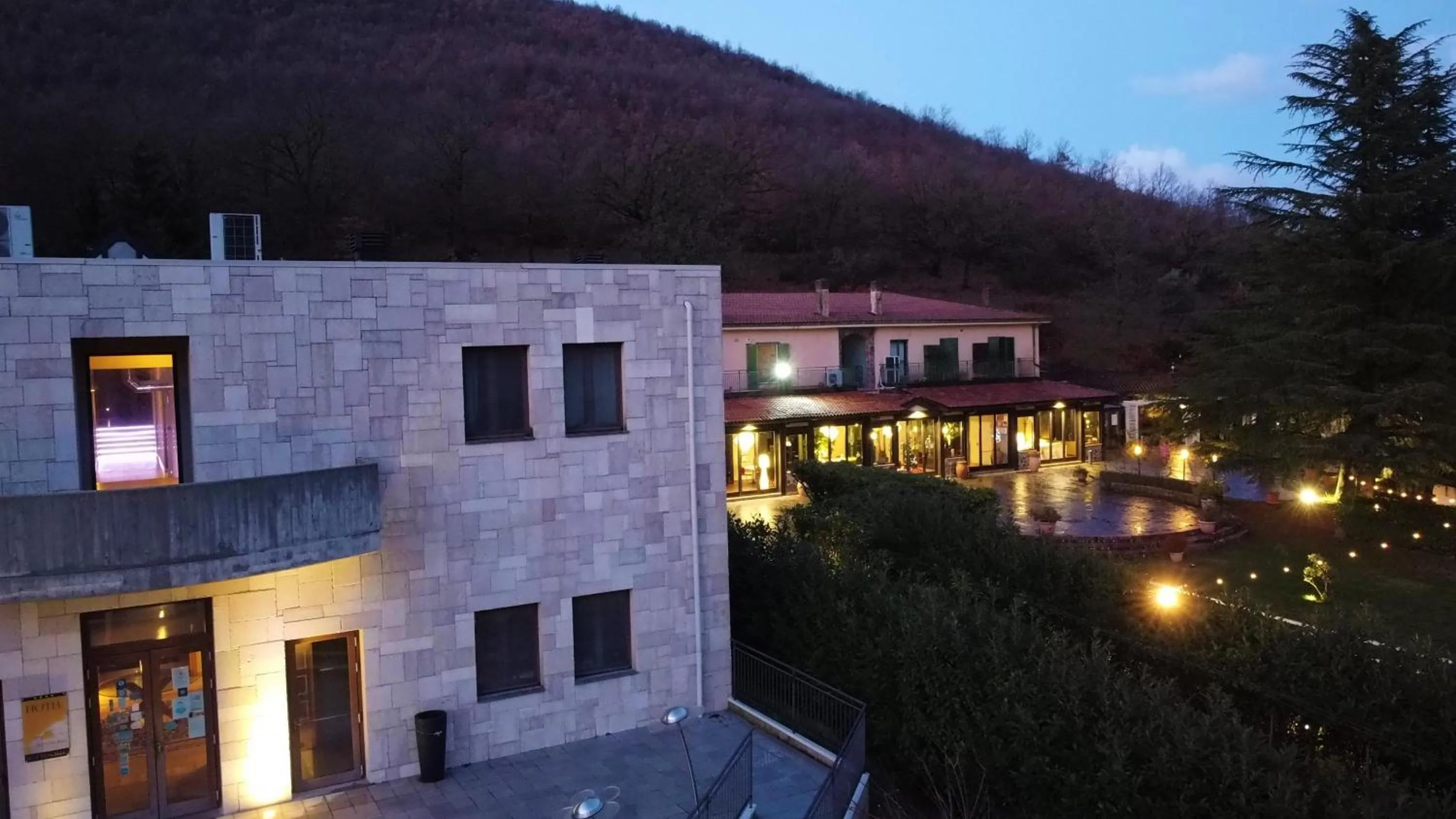 Property building in Sotto Il Cielo Hotel