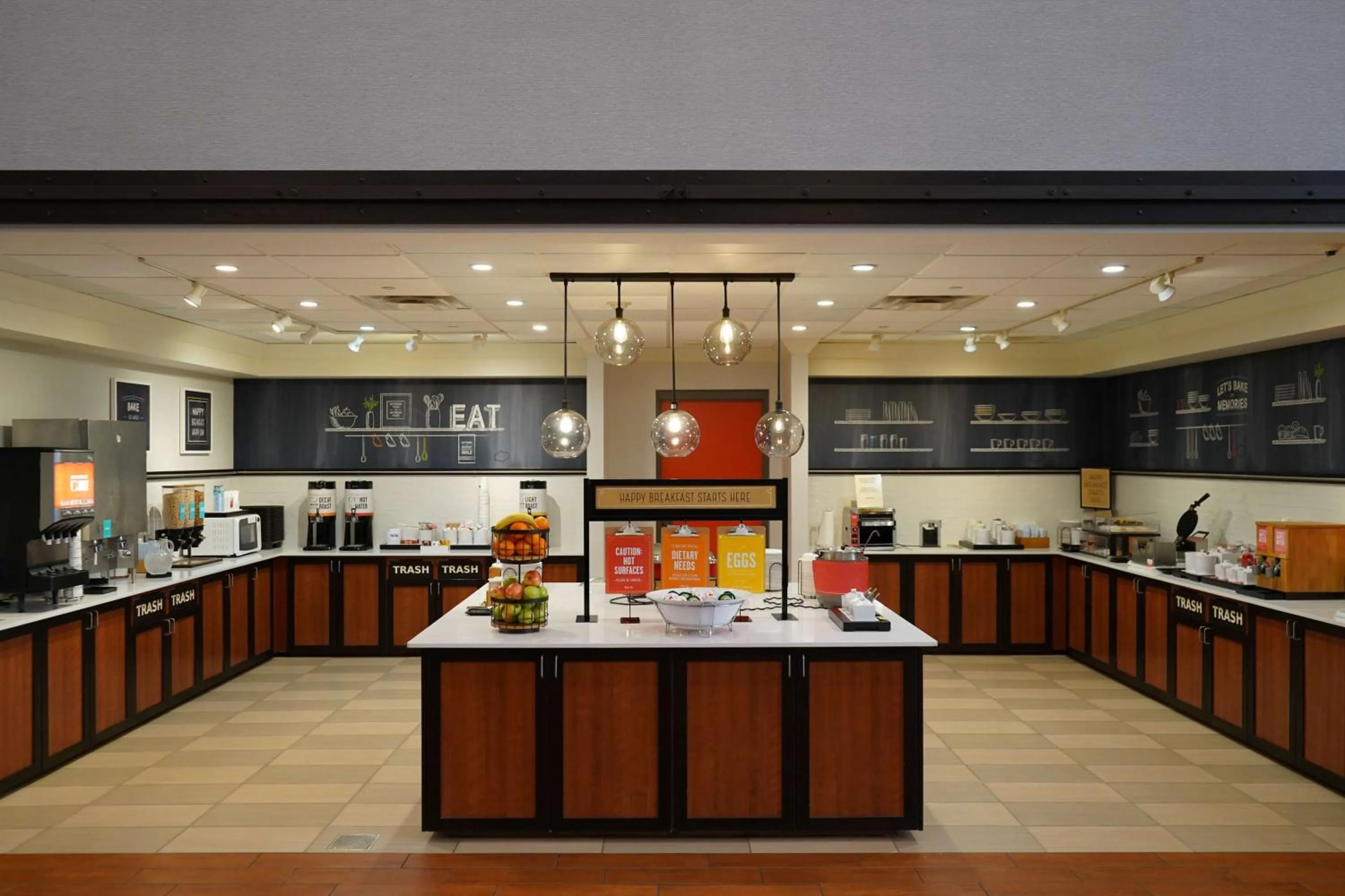 Breakfast in Hampton Inn & Suites Chicago/Aurora