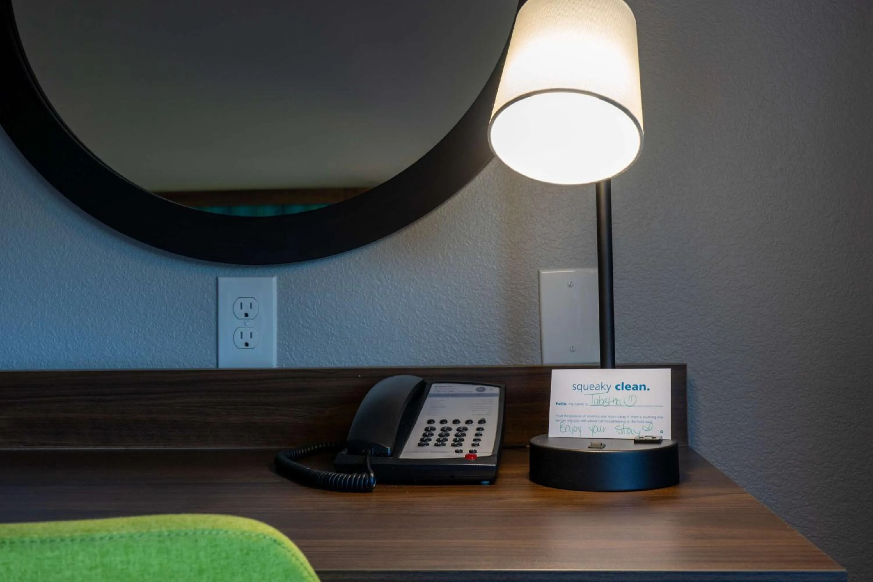 Bedroom in Hampton Inn Elkhorn Lake Geneva Area