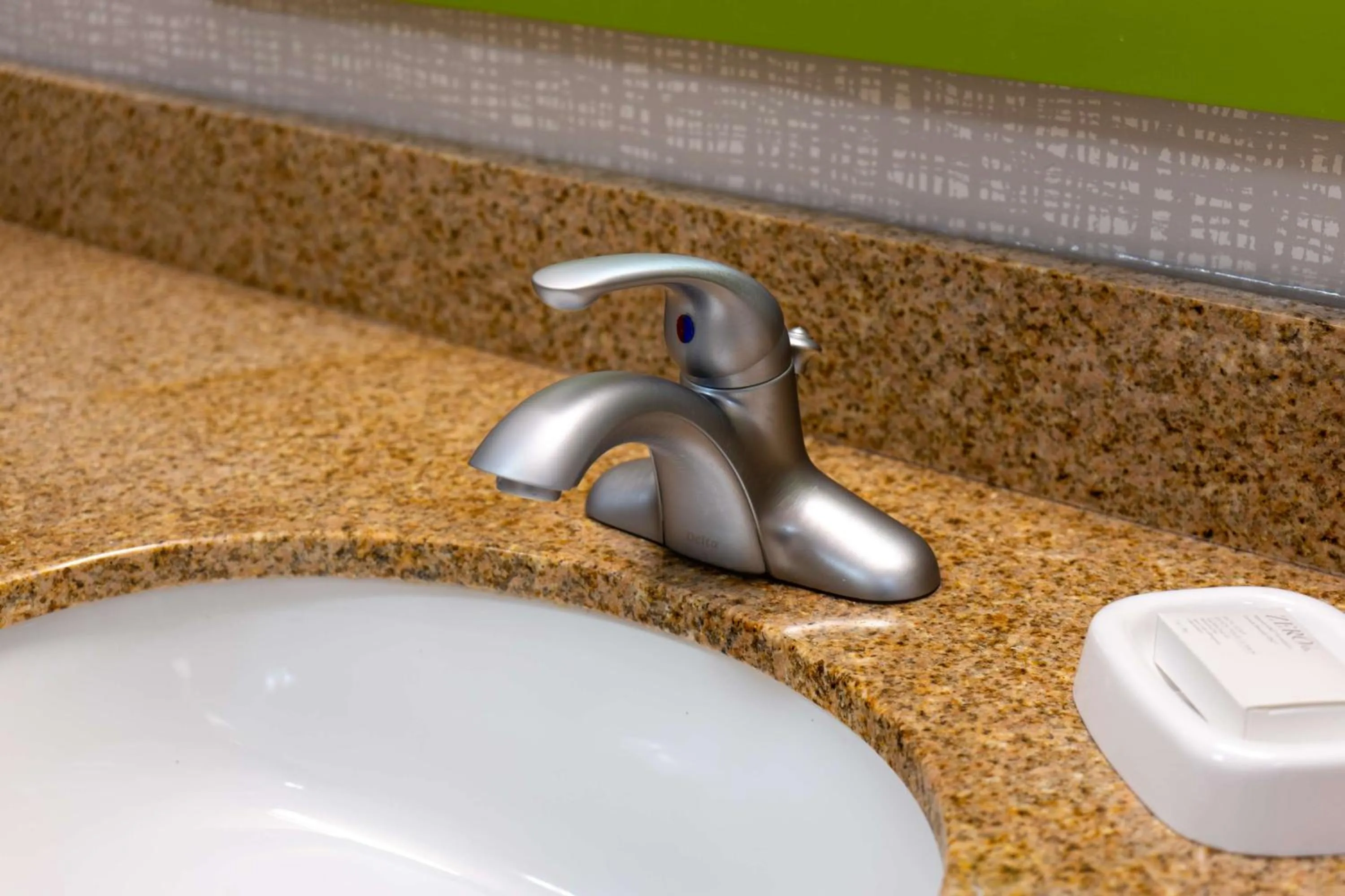 Bathroom in Hampton Inn Elkhorn Lake Geneva Area