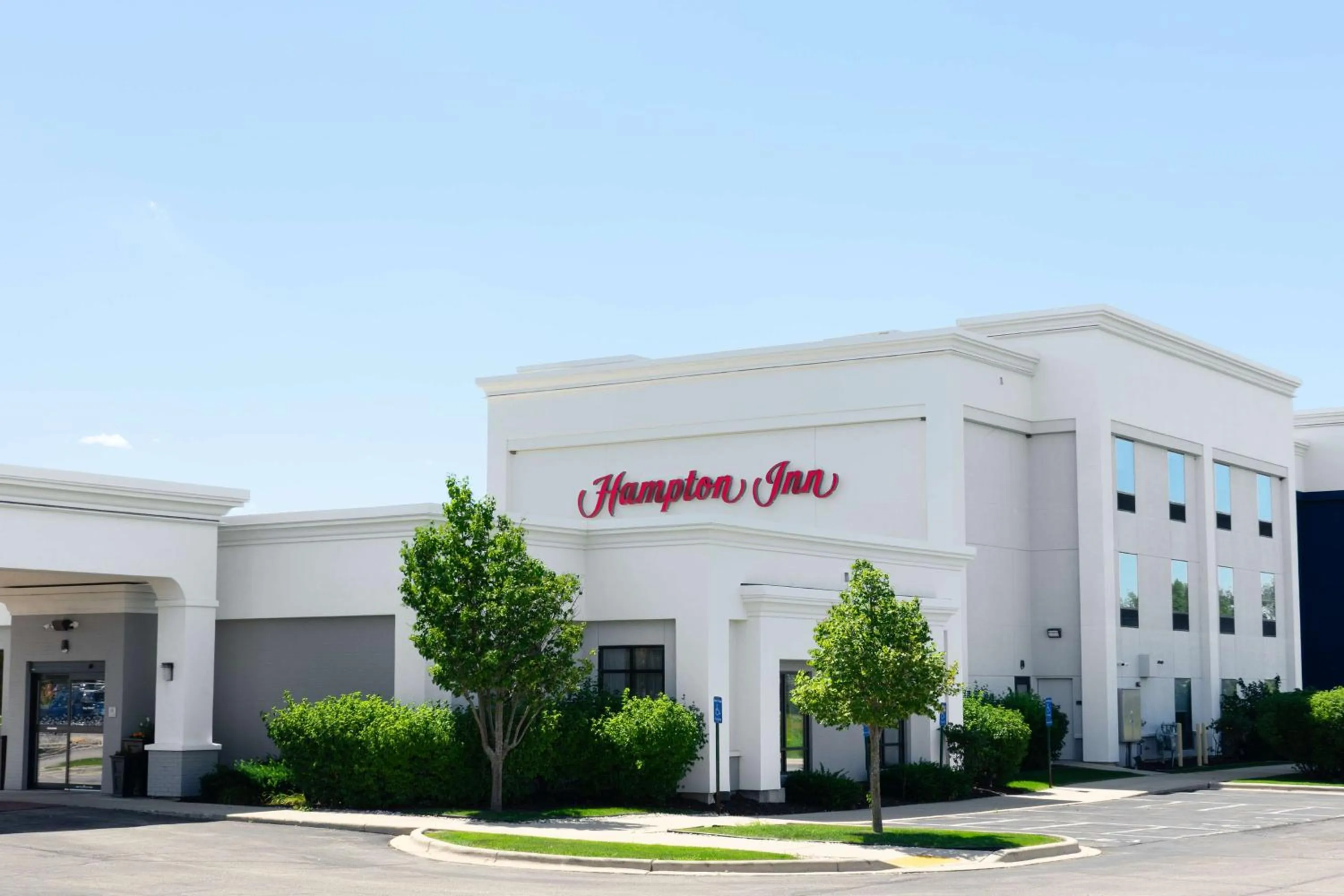 Property building in Hampton Inn Elkhorn Lake Geneva Area