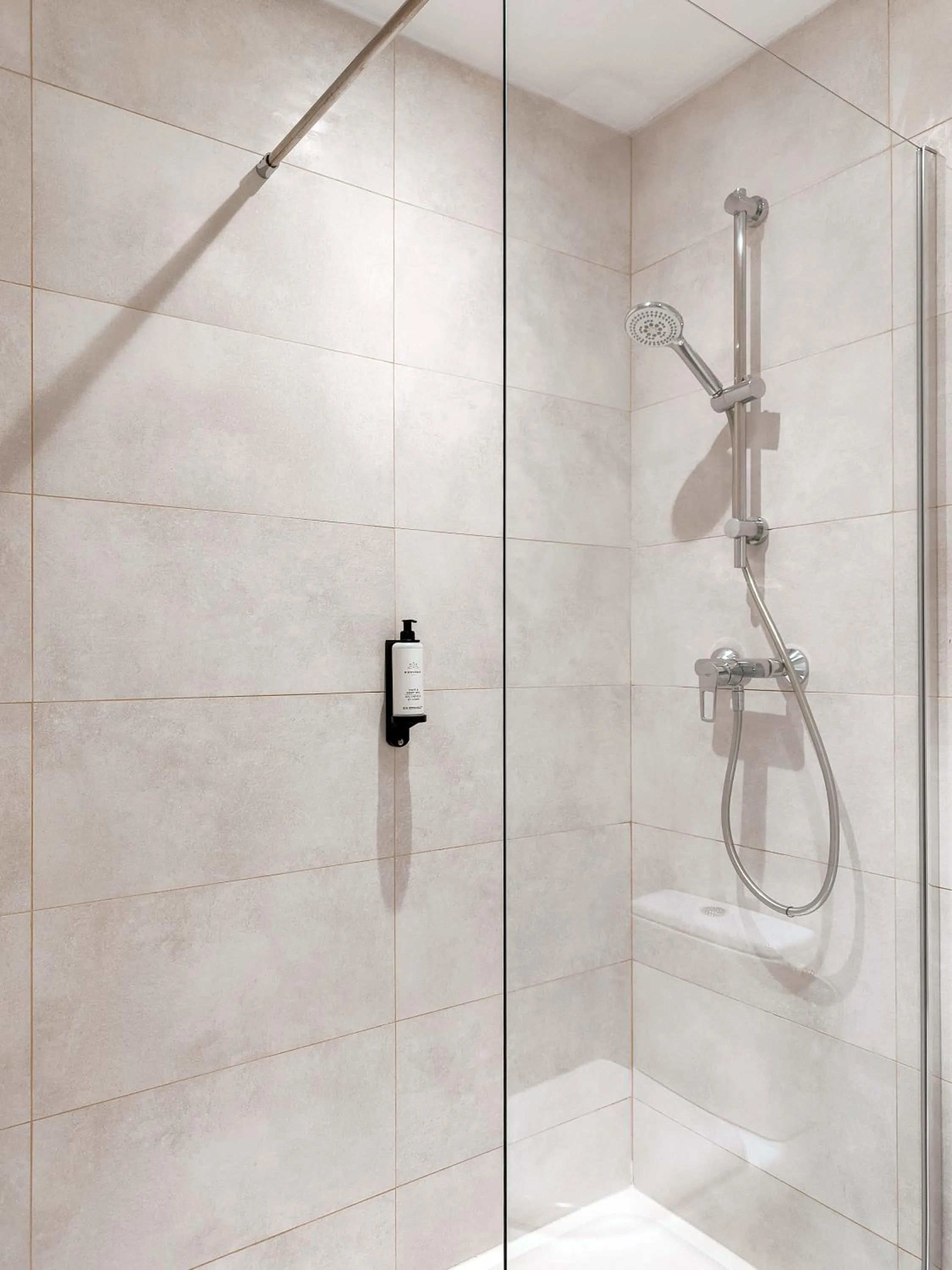 Bathroom in Hôtel Paul