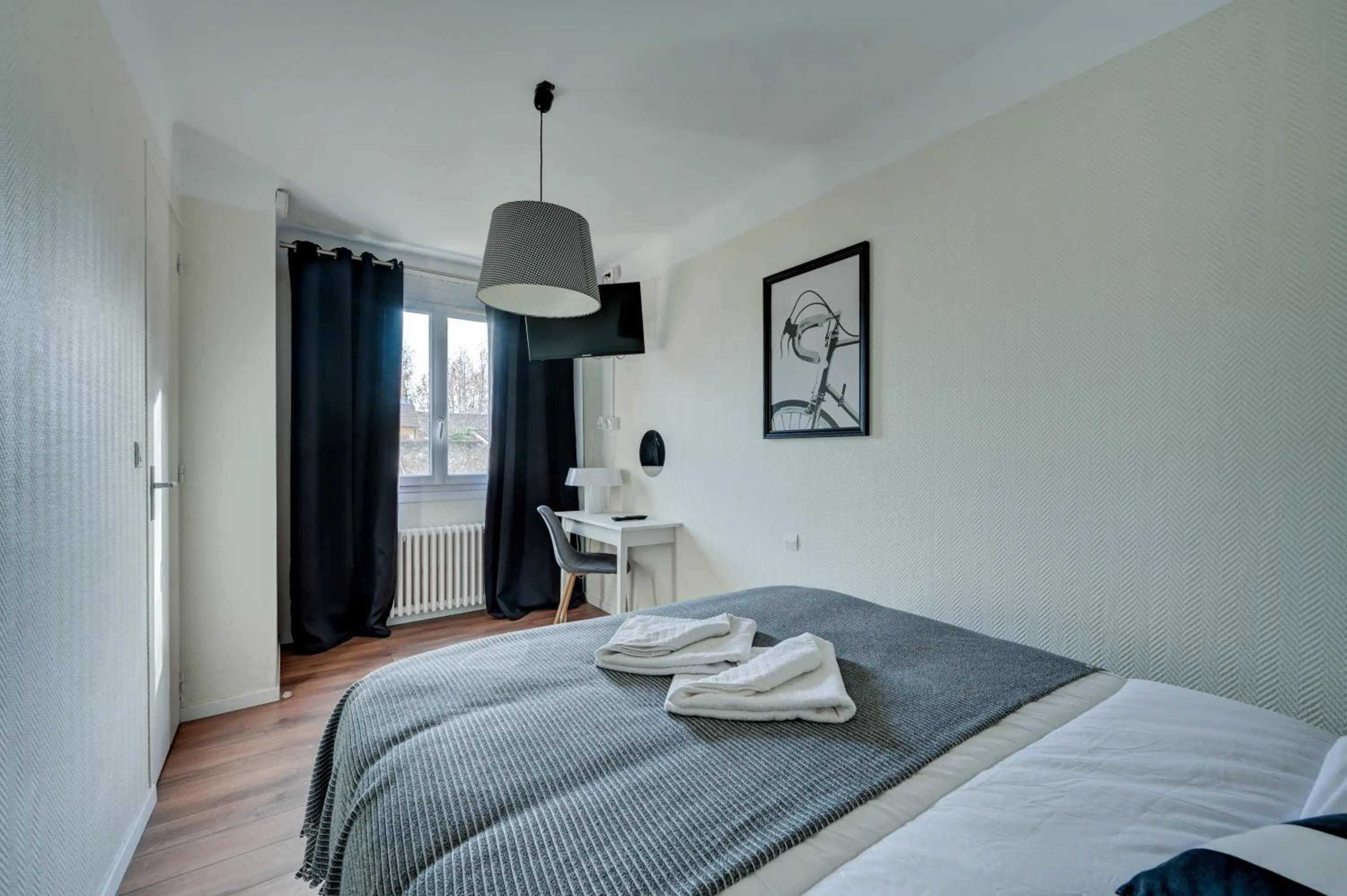 Bedroom, Bed in Hôtel Paul