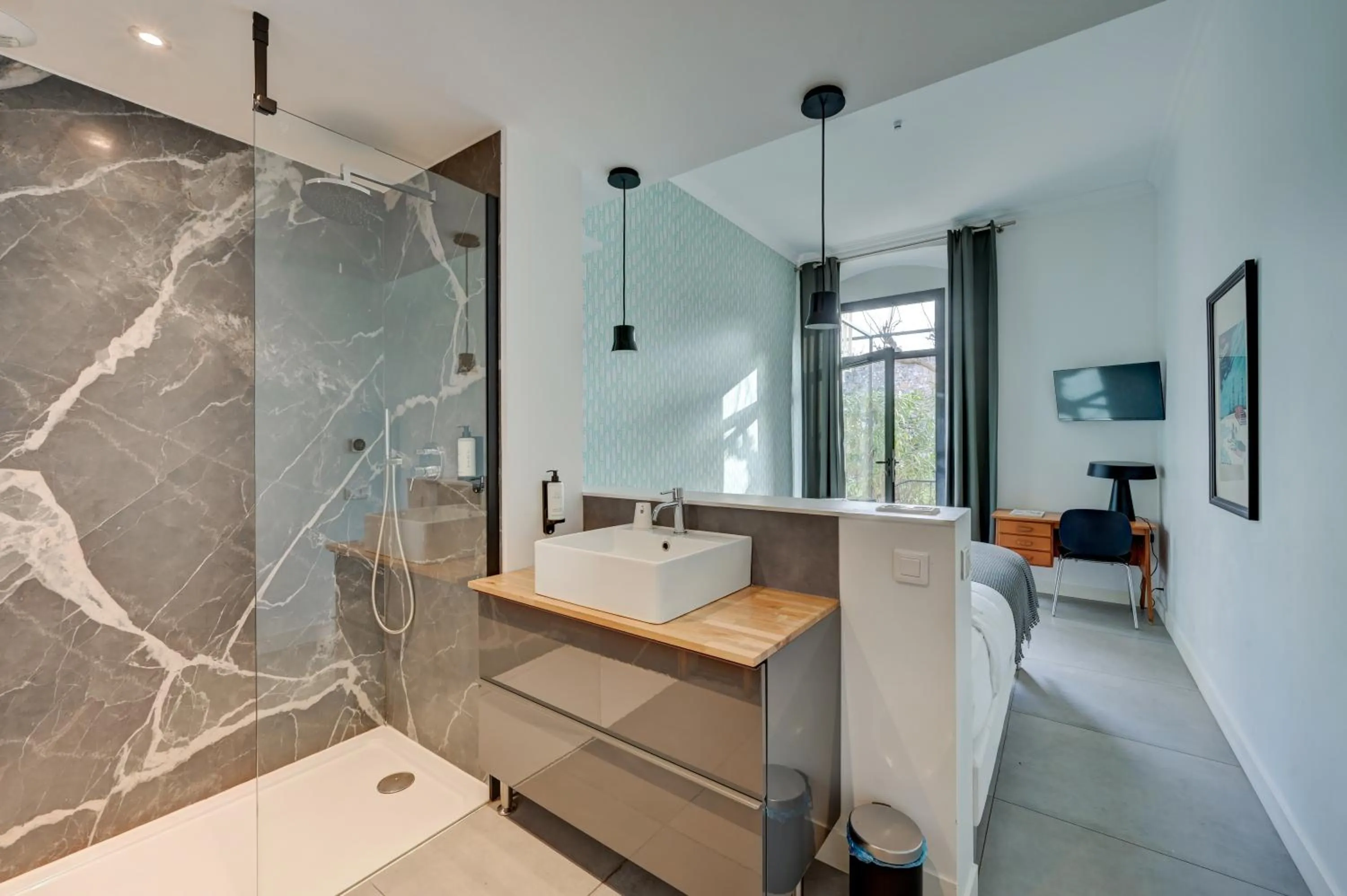 Bathroom in Hôtel Paul