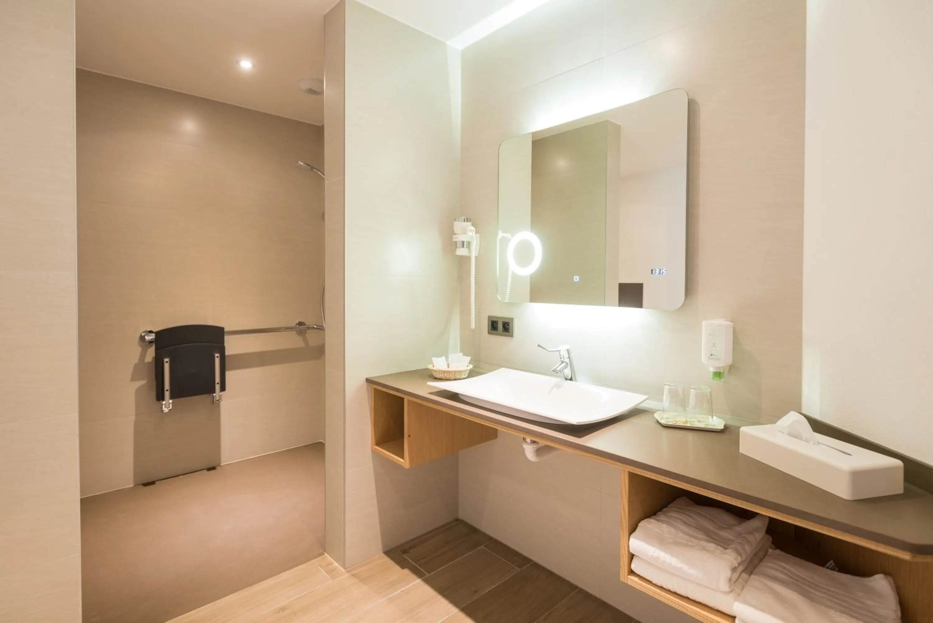 Bathroom in Hotel Haus Tiefenbach