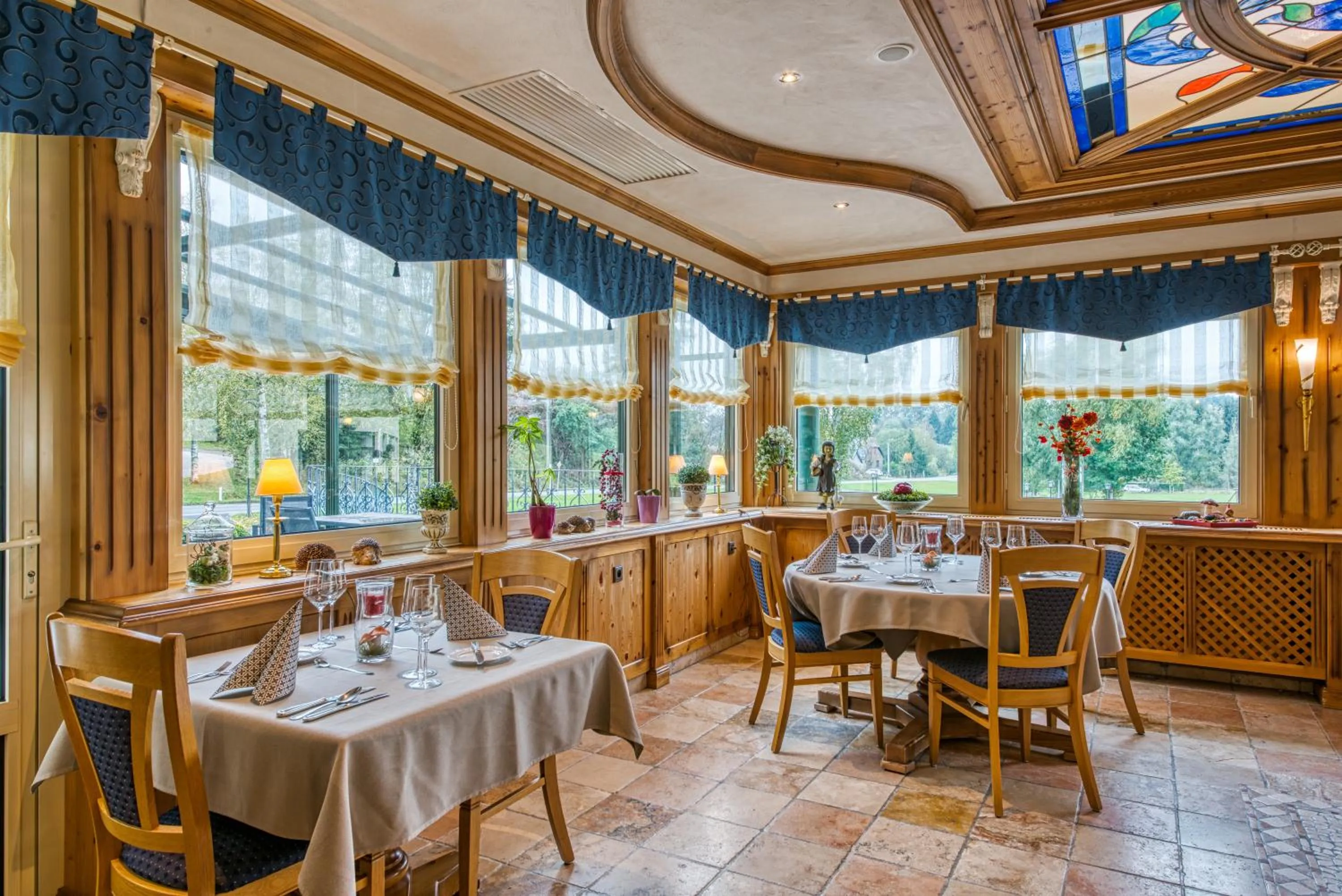 Restaurant/places to eat in Hotel Haus Tiefenbach