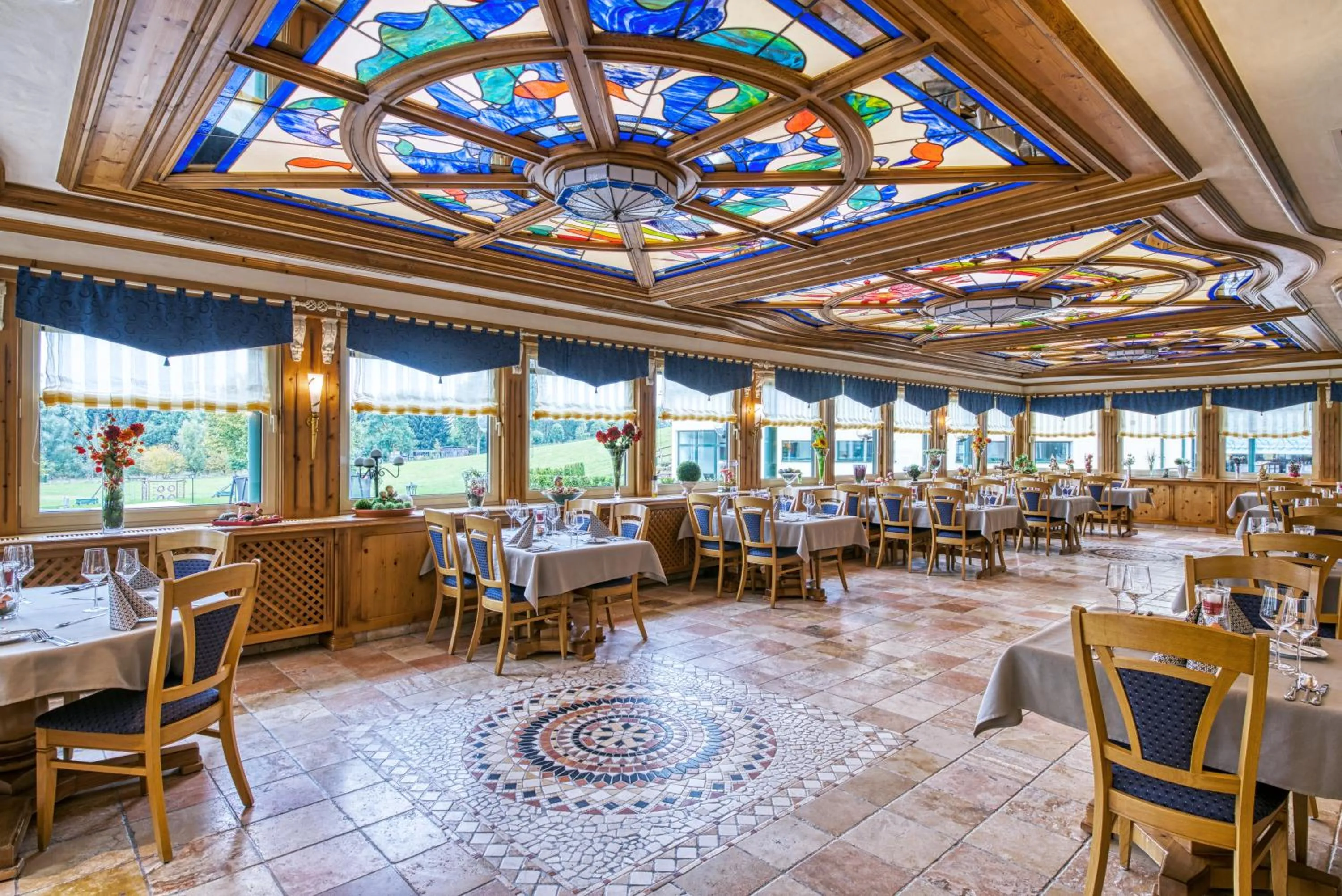 Restaurant/places to eat in Hotel Haus Tiefenbach