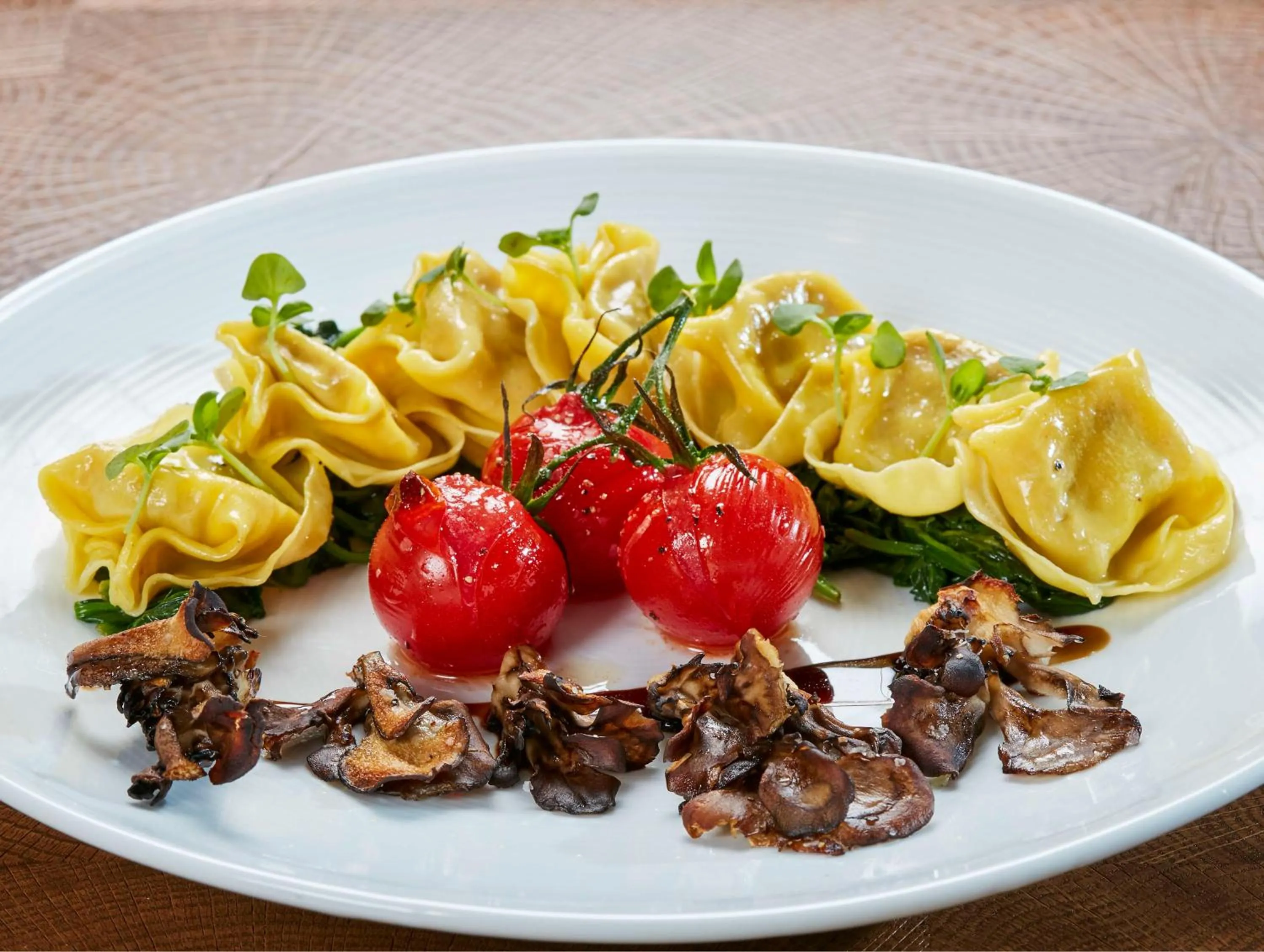 Restaurant/places to eat in Hilton Chicago O'Hare Airport