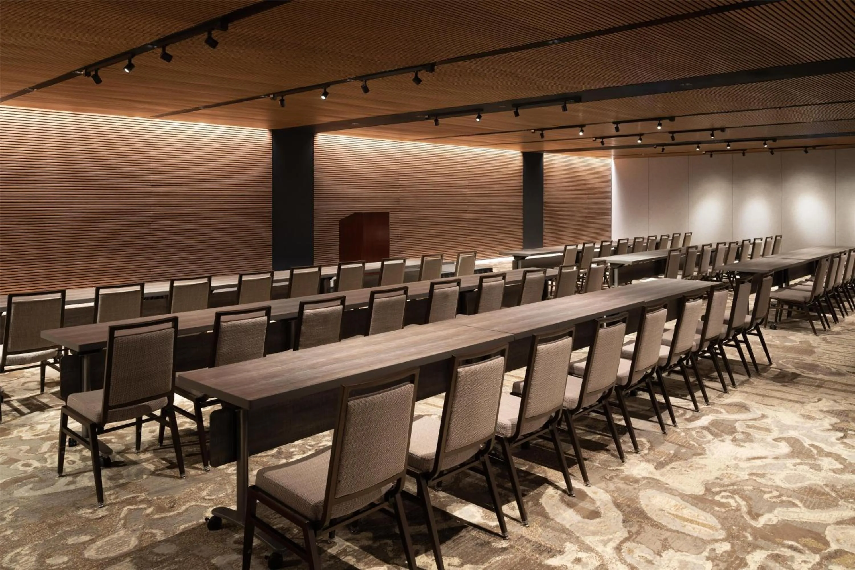 Meeting/conference room in Hilton Chicago O'Hare Airport