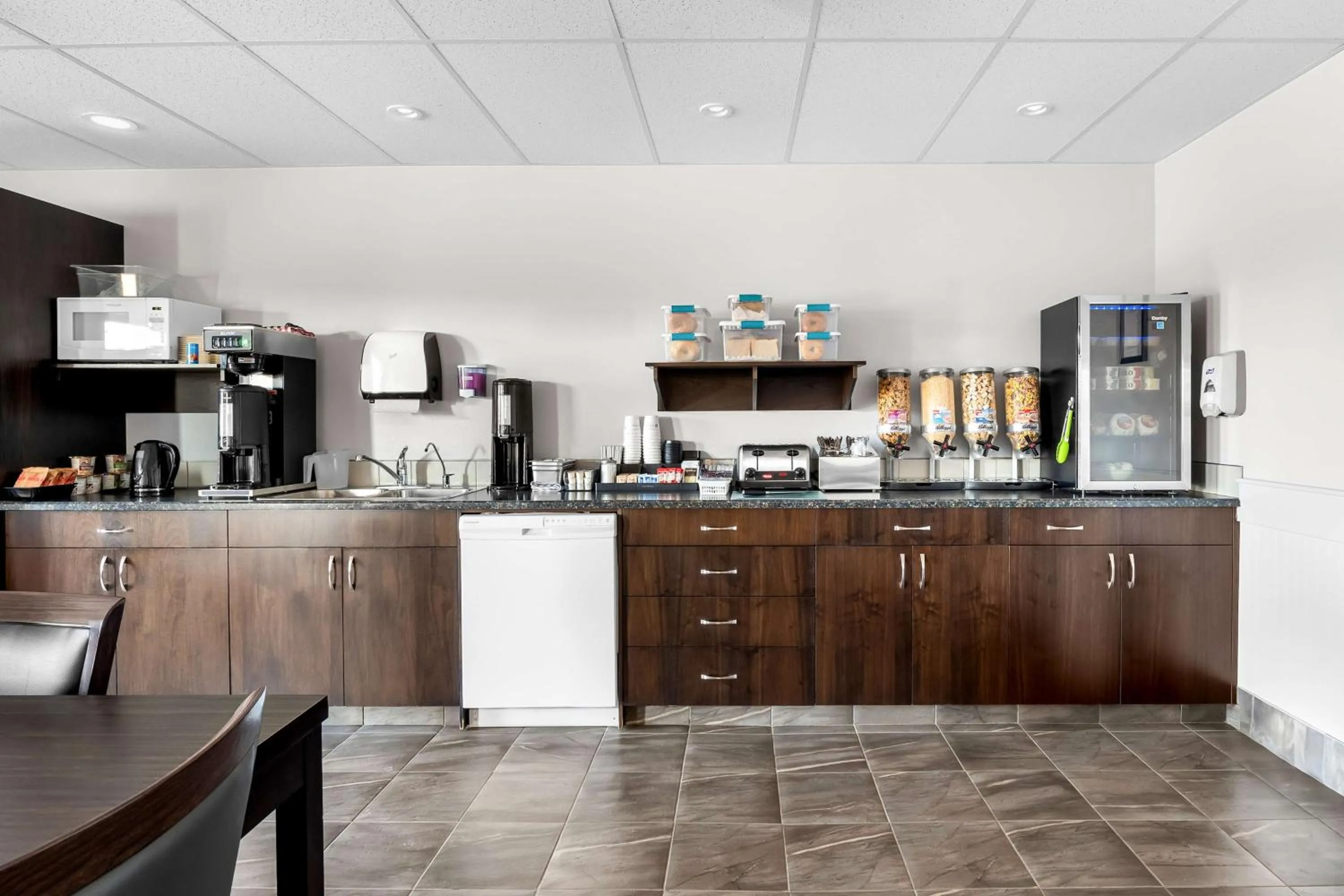 Breakfast in SureStay Studio by Best Western Hardisty