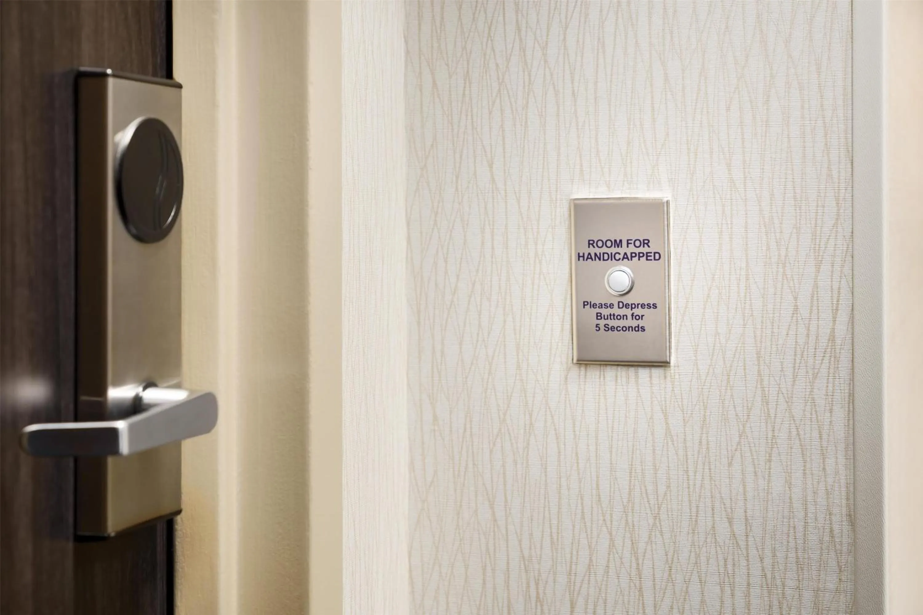 Bedroom in Hampton Inn Chicago-Midway Airport