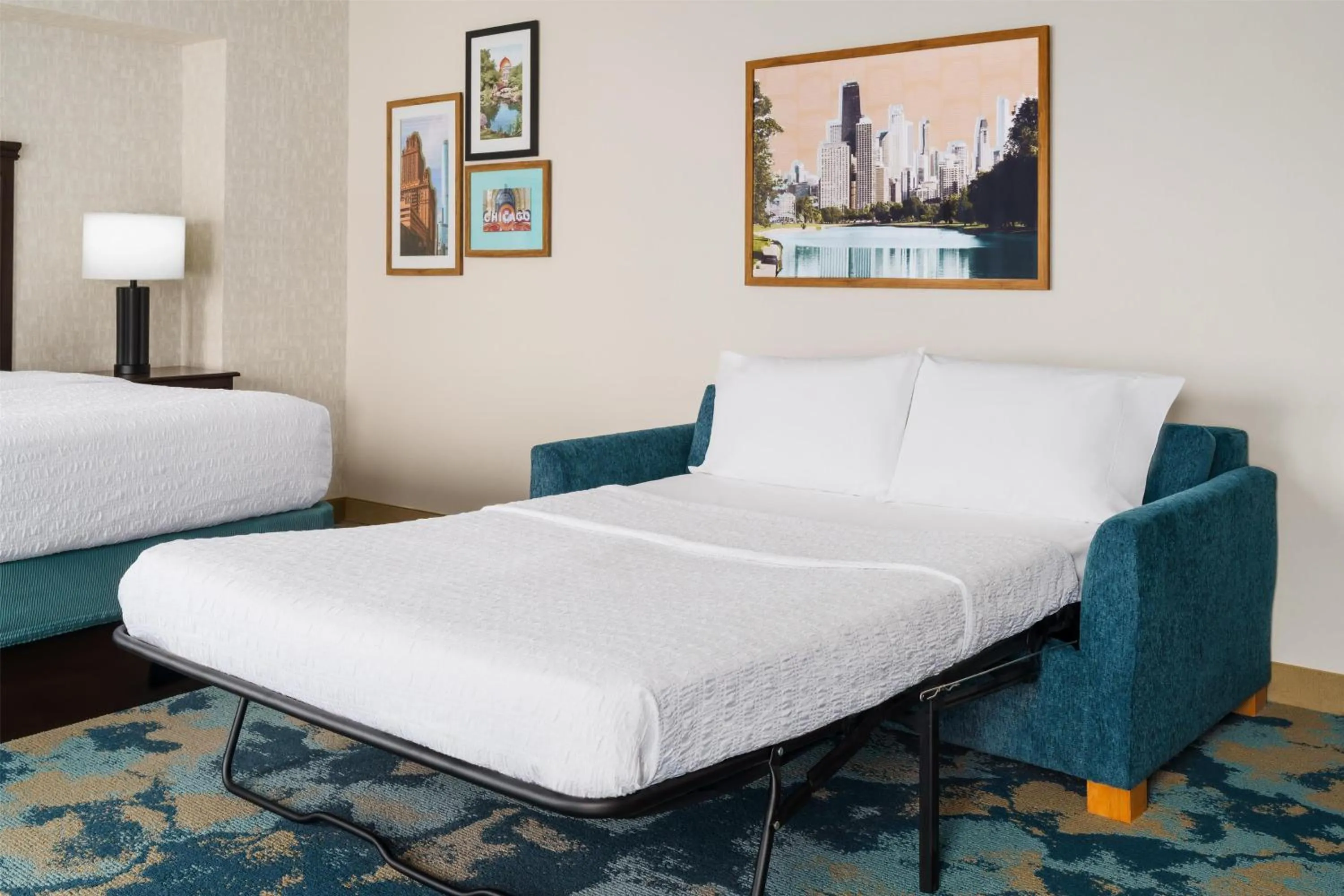 Bed in Hampton Inn Chicago-Midway Airport