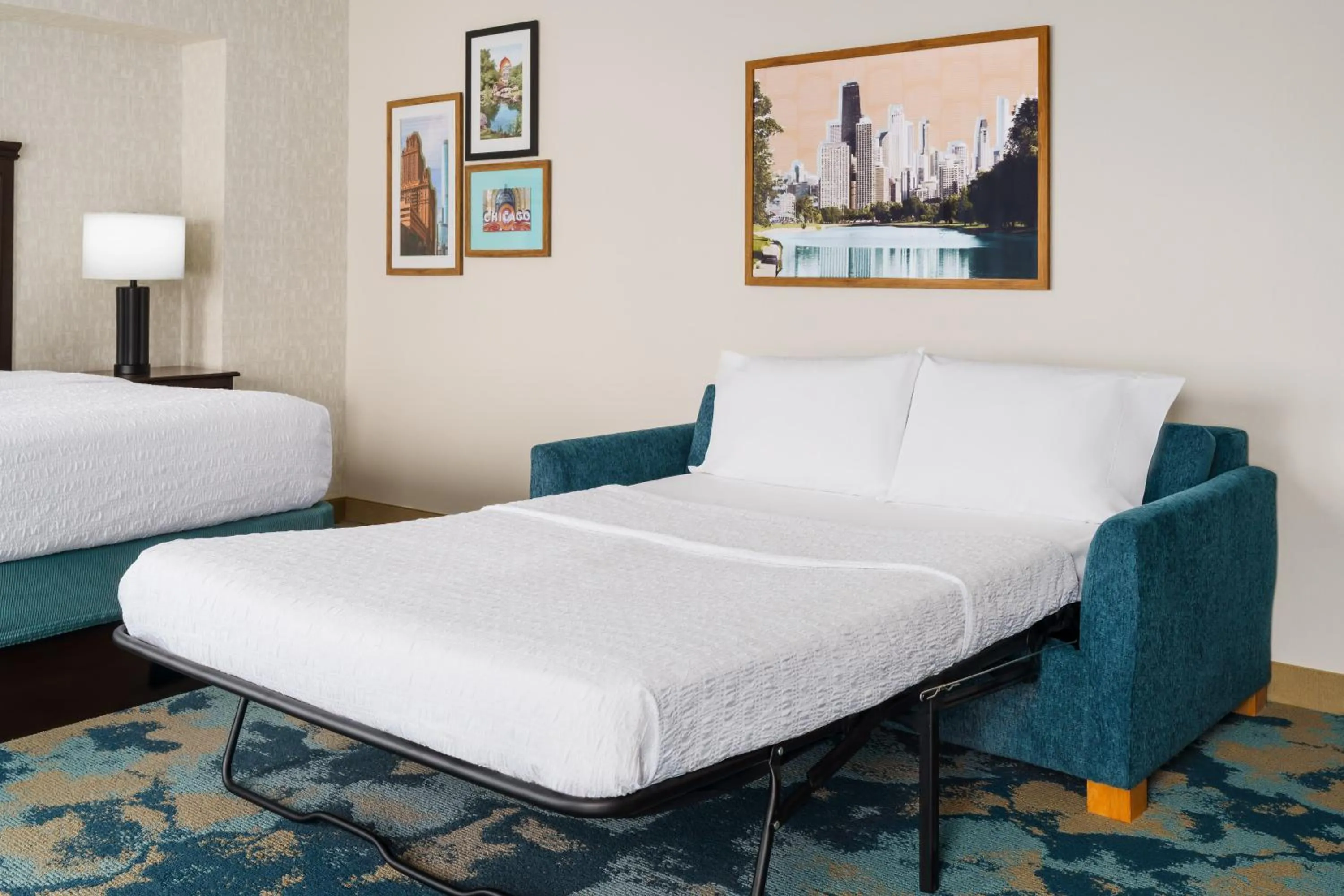 Bed in Hampton Inn Chicago-Midway Airport