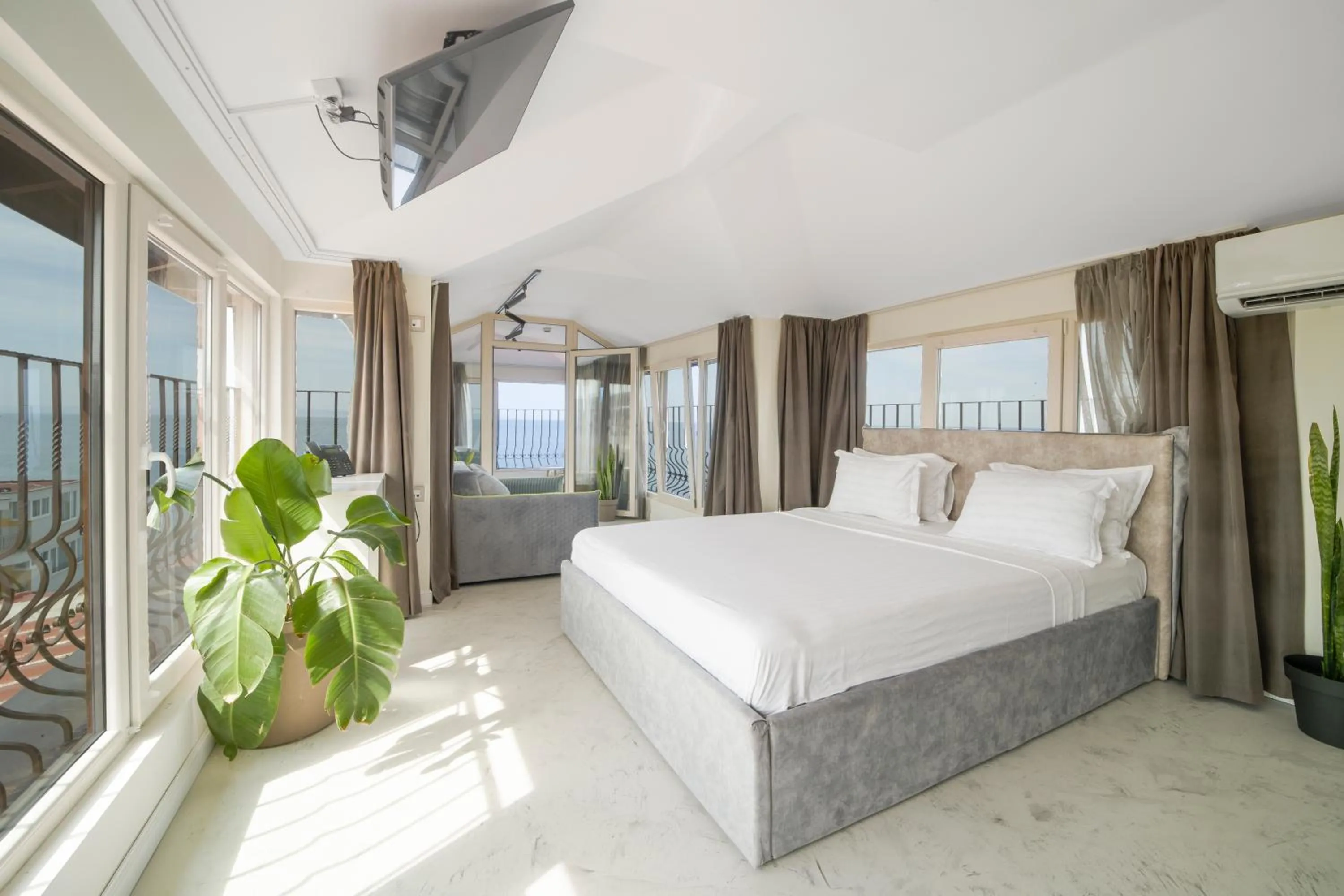 Bed in Relax Sozopol