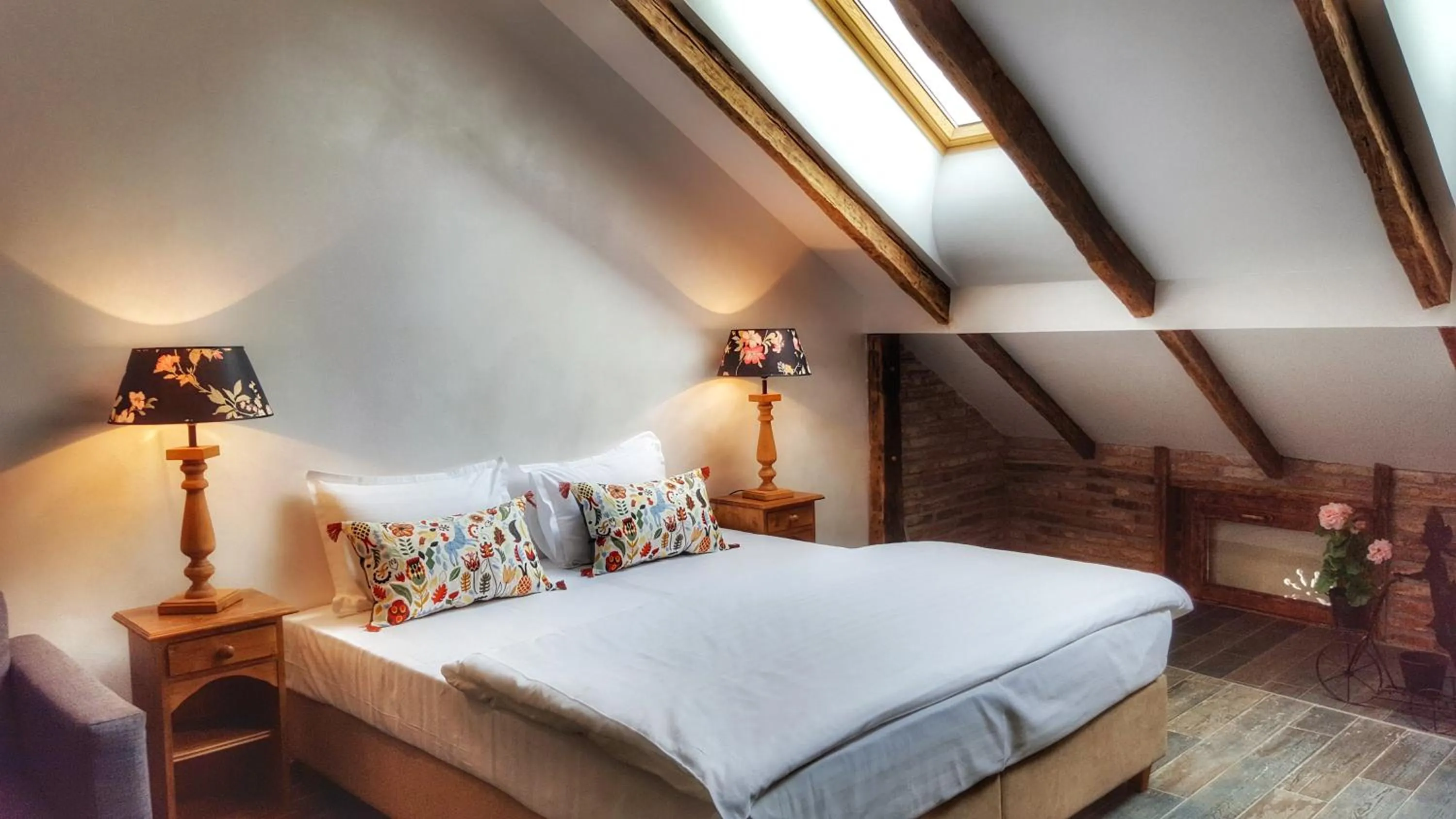 Bed in Windmill Studios by Rembrandt Old Town