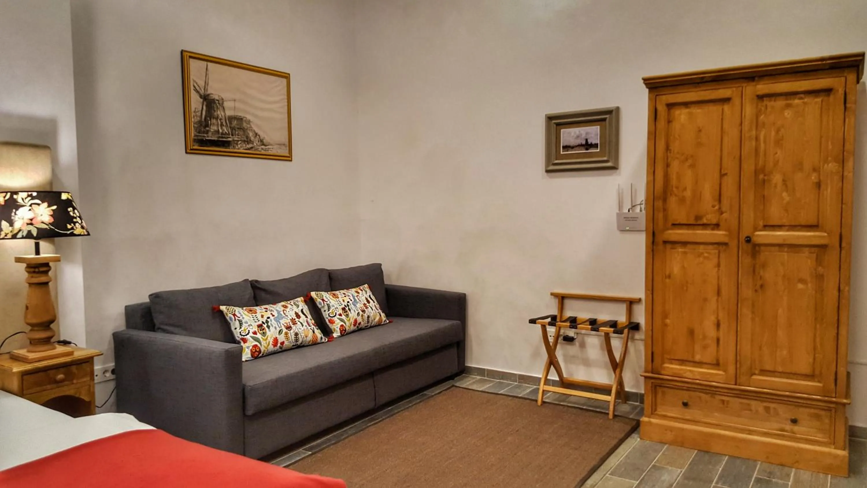 Seating area in Windmill Studios by Rembrandt Old Town