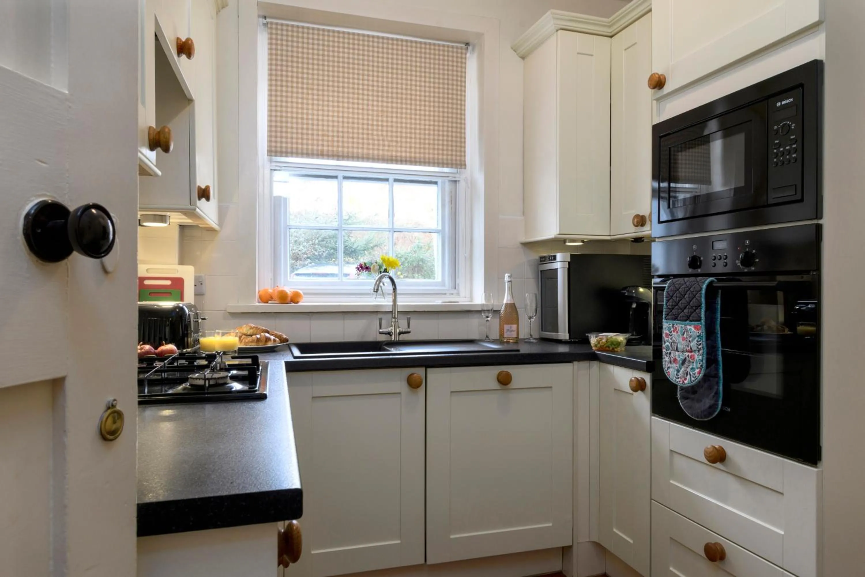 Kitchen or kitchenette in Tan Y Cytiau