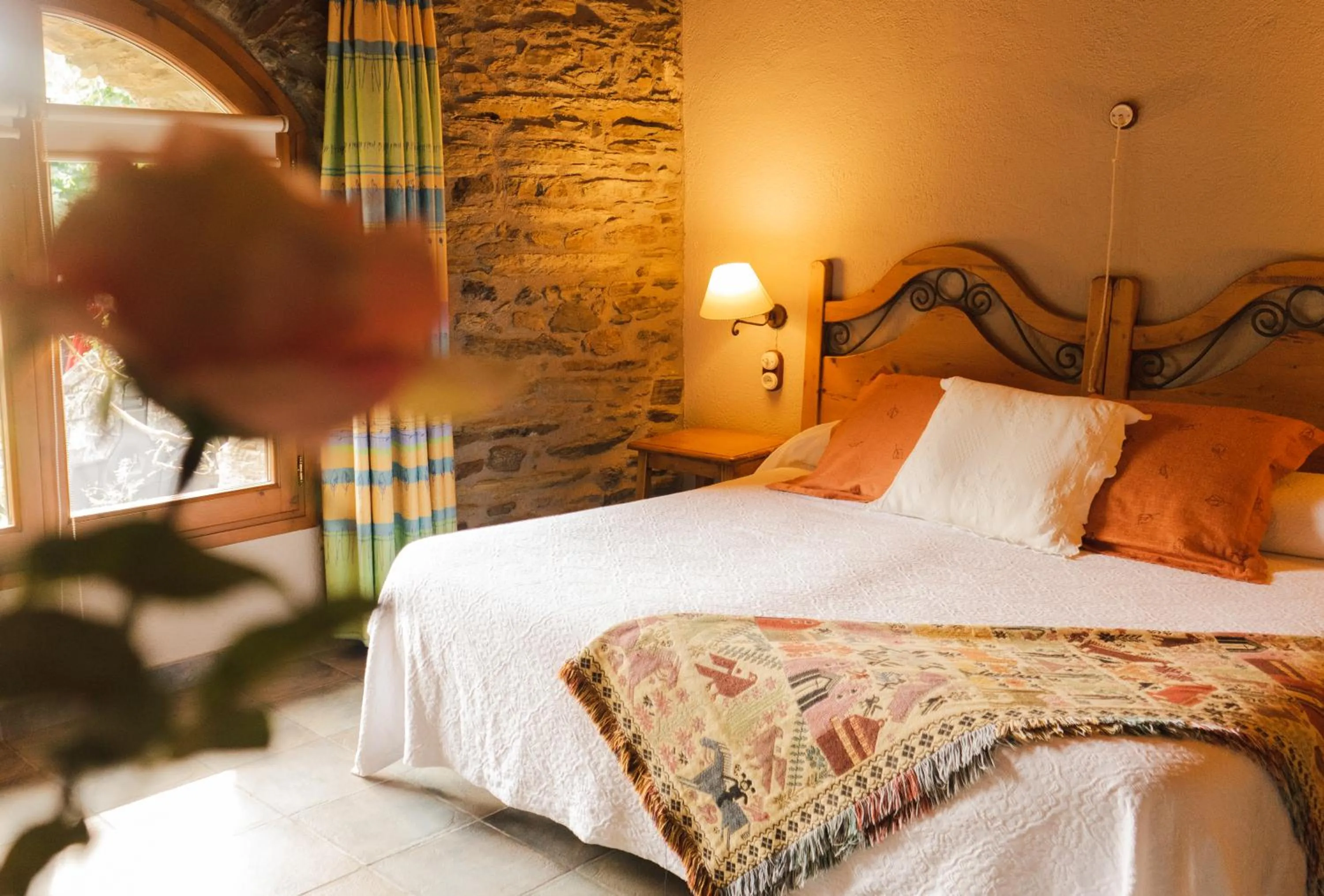 Shower, Bed in Mas D'en Roqueta