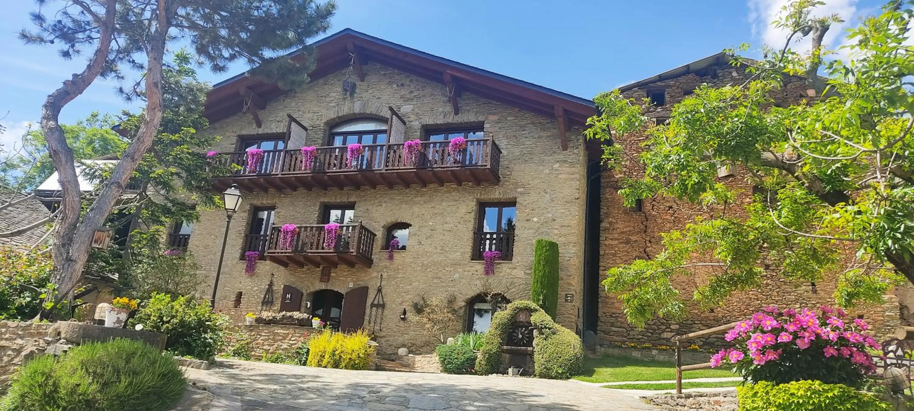 Property building in Mas D'en Roqueta