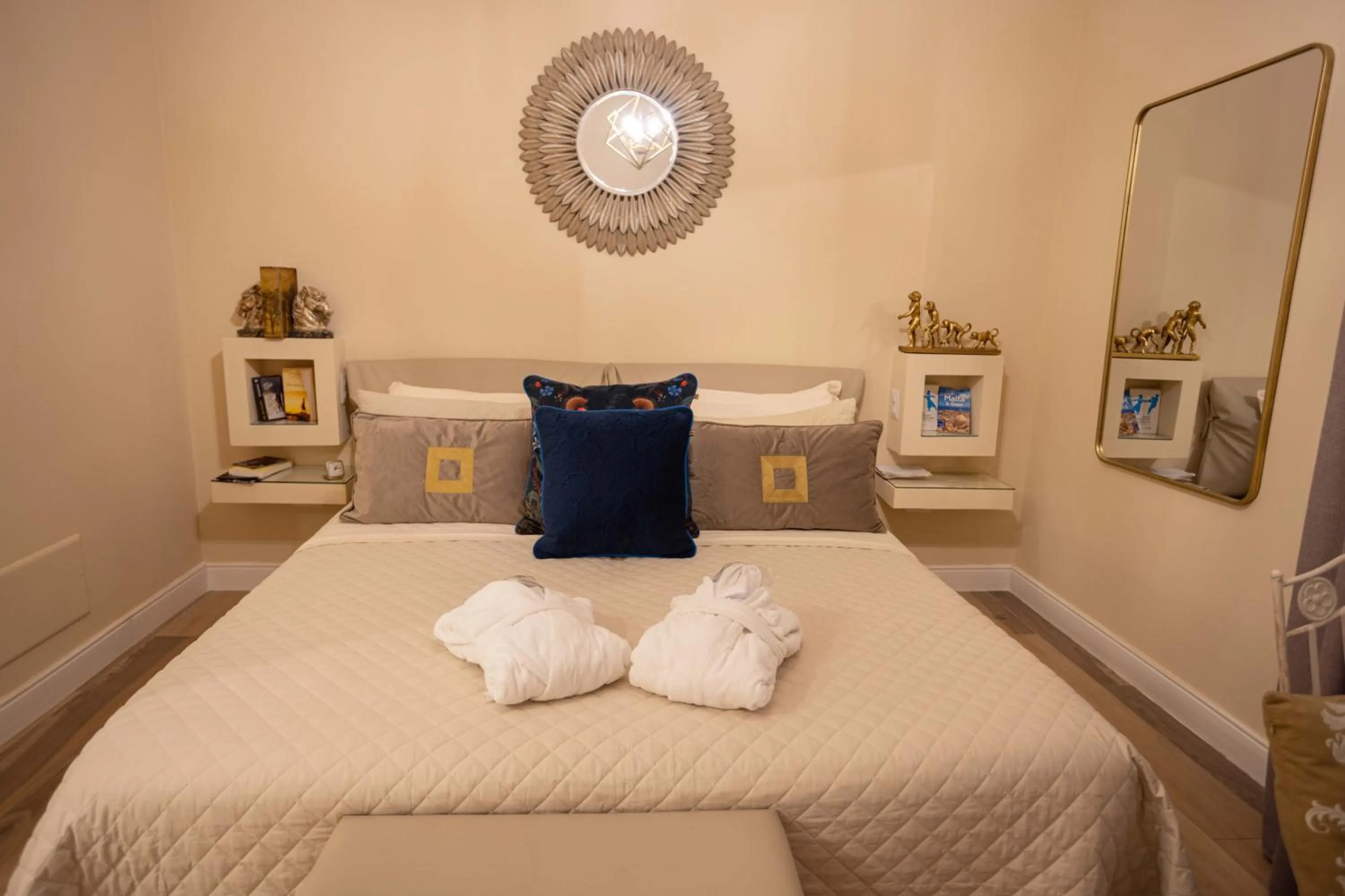 Bed in Domus Deorum Deluxe