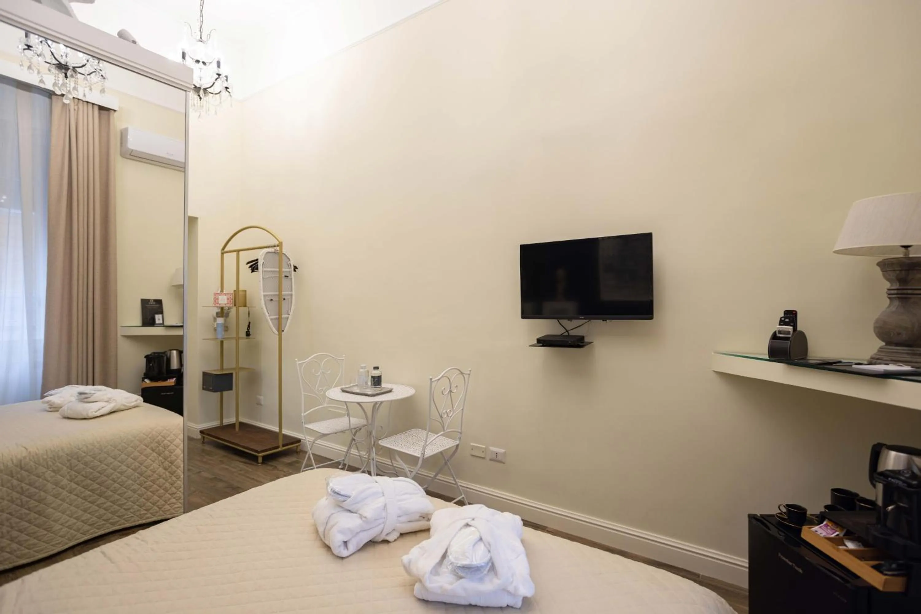 Bed in Domus Deorum Deluxe