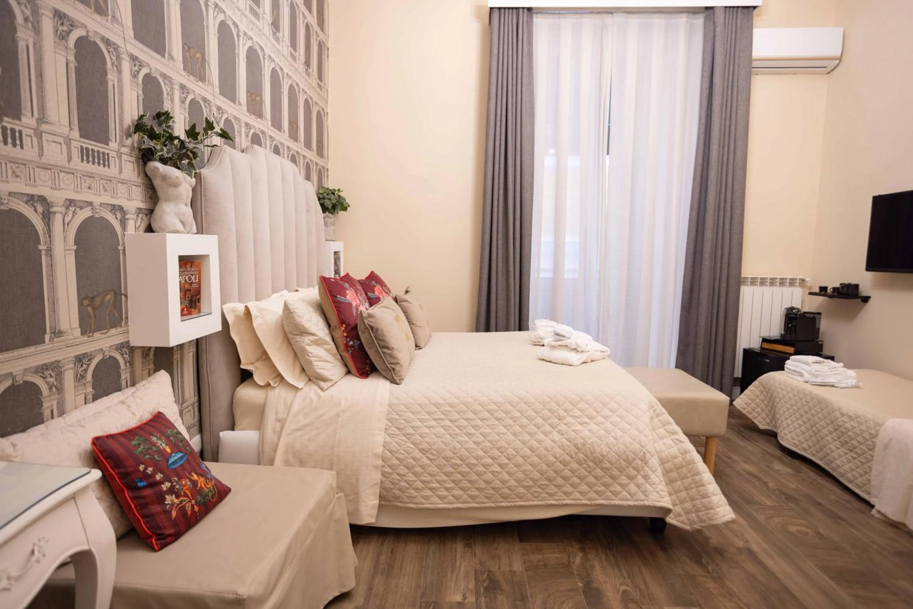 Bed in Domus Deorum Deluxe