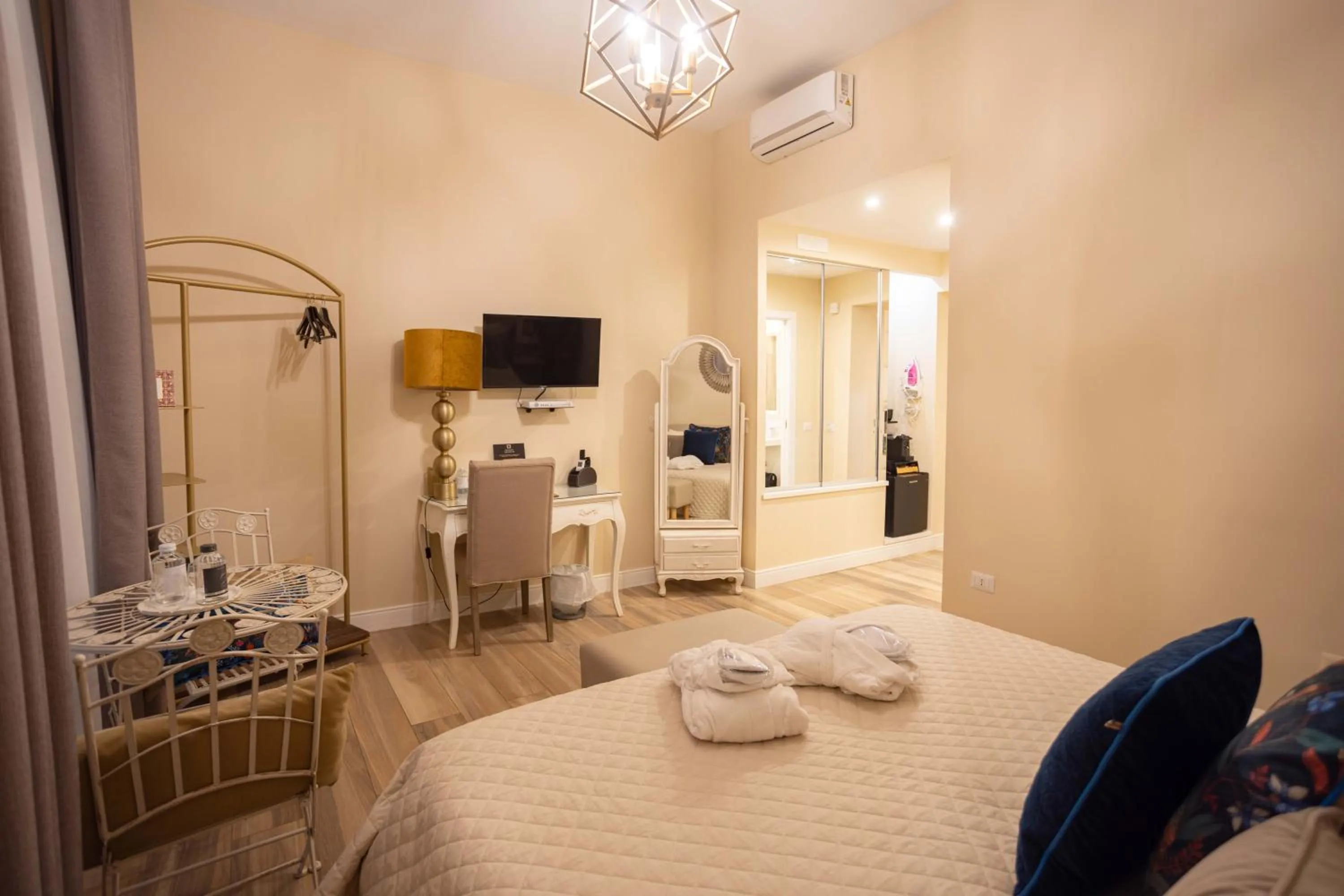 Bed in Domus Deorum Deluxe