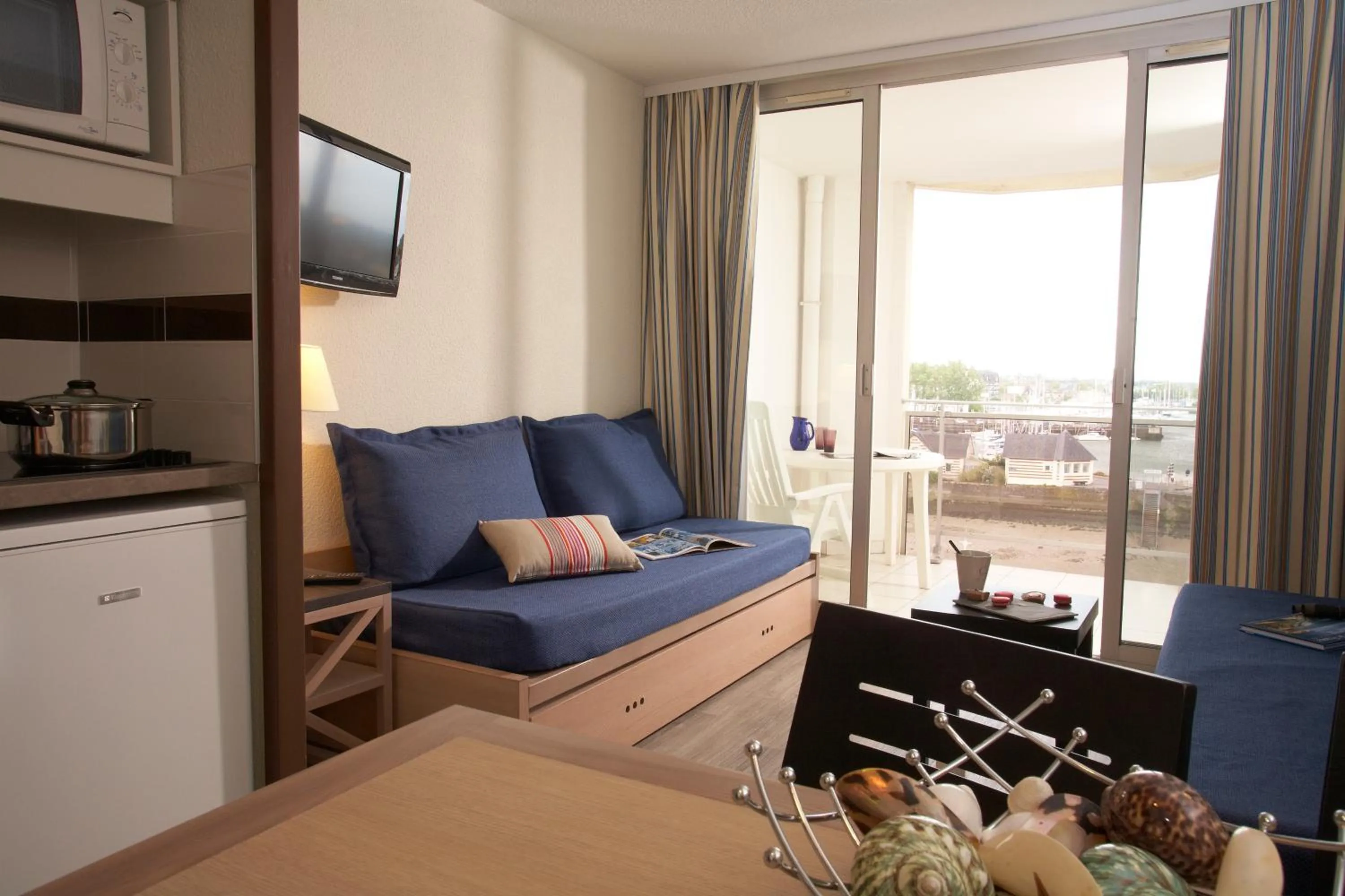 Living room in SOWELL RESIDENCES Le Port