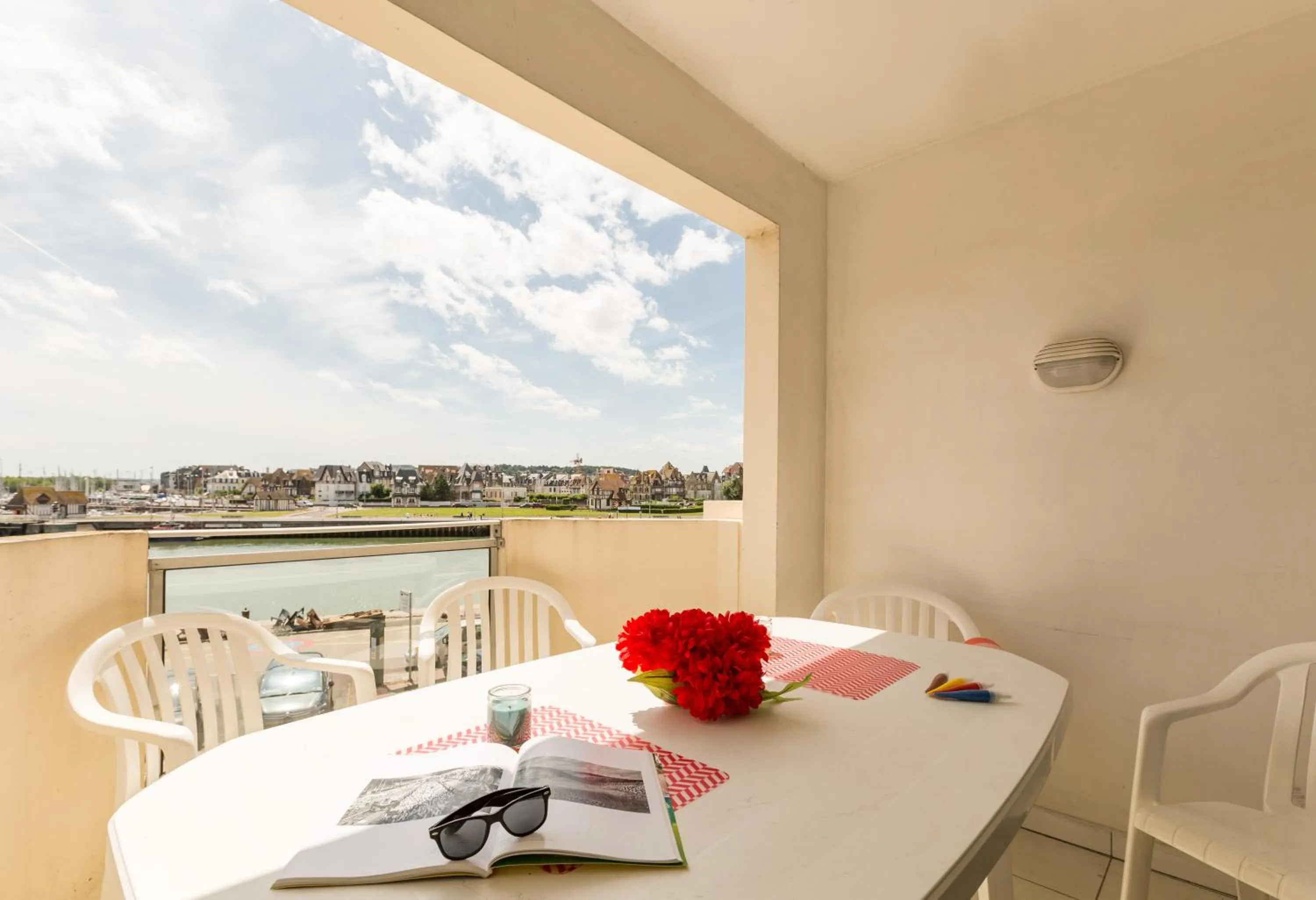 Balcony/Terrace in SOWELL RESIDENCES Le Port
