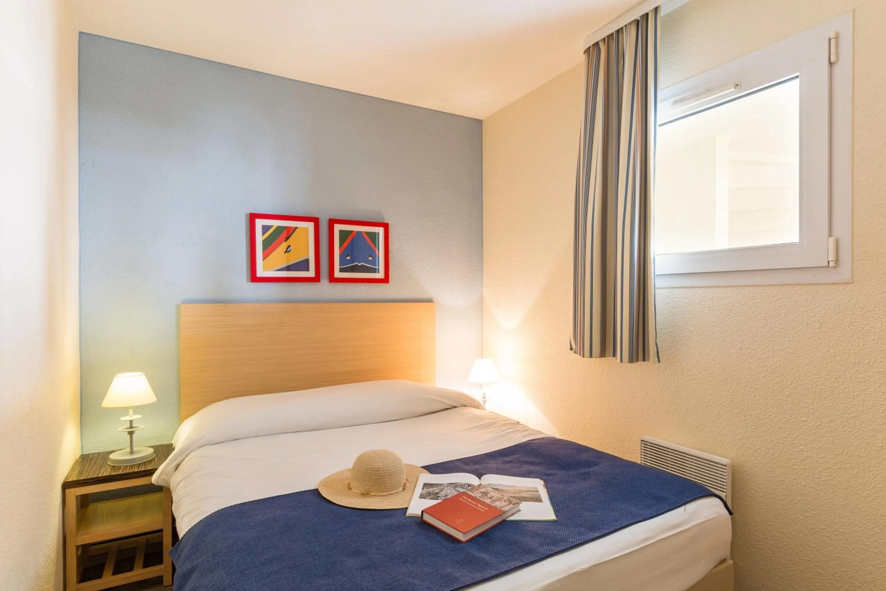 Bed in SOWELL RESIDENCES Le Port