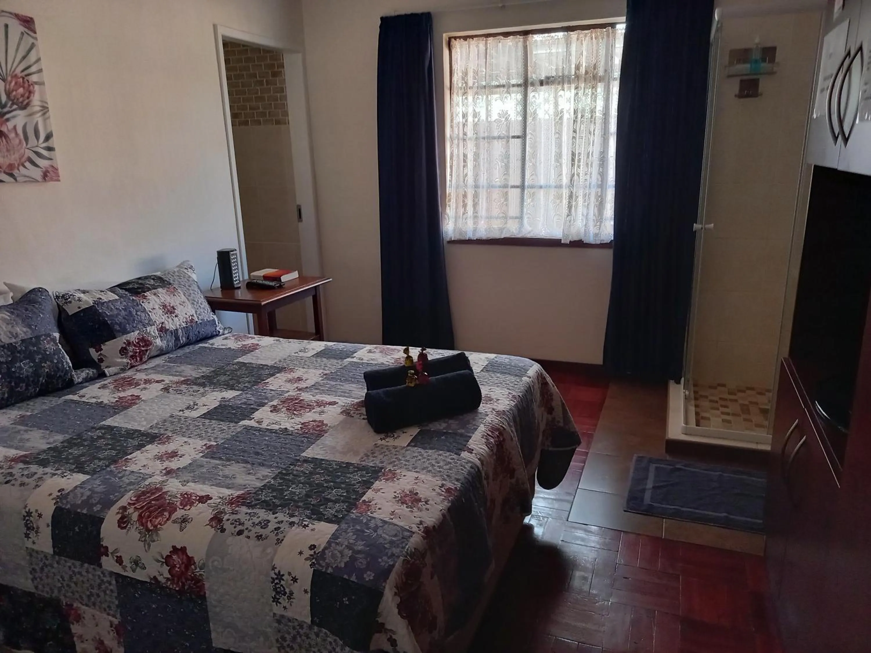 Photo of the whole room, Bed in White Rose Guest House