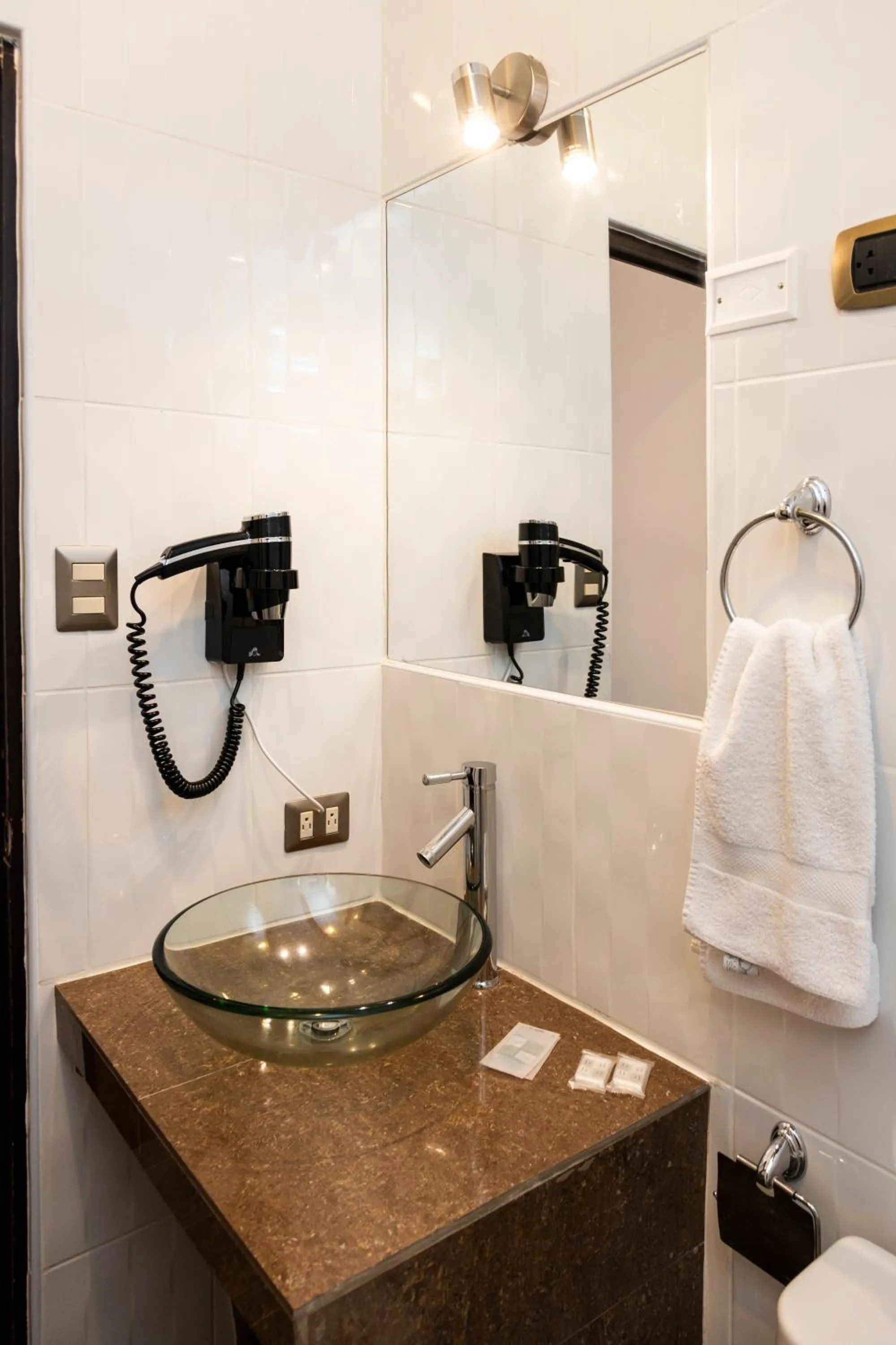 Bathroom in Hostal & Apartments El Triunfo