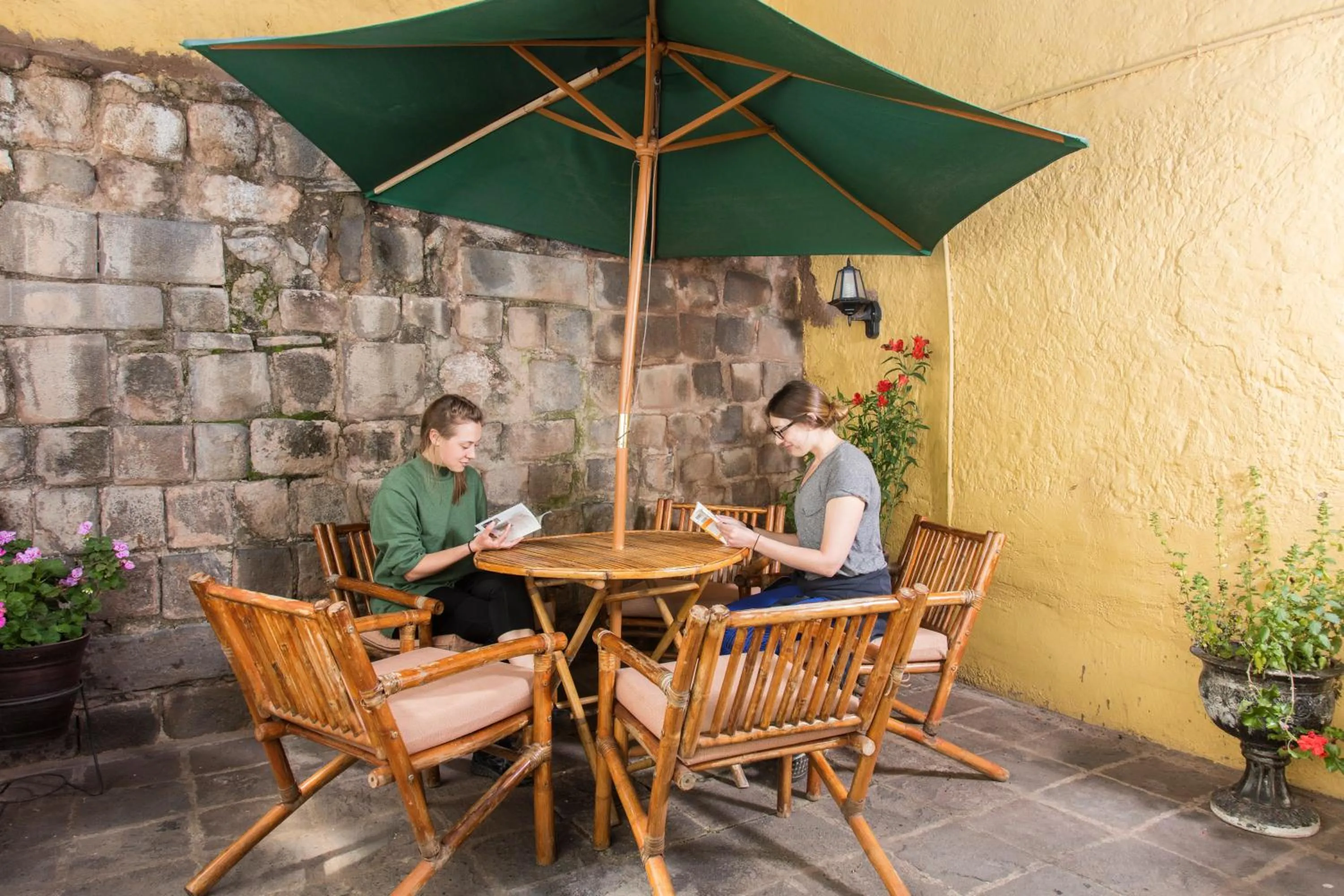 Balcony/Terrace in Hostal & Apartments El Triunfo