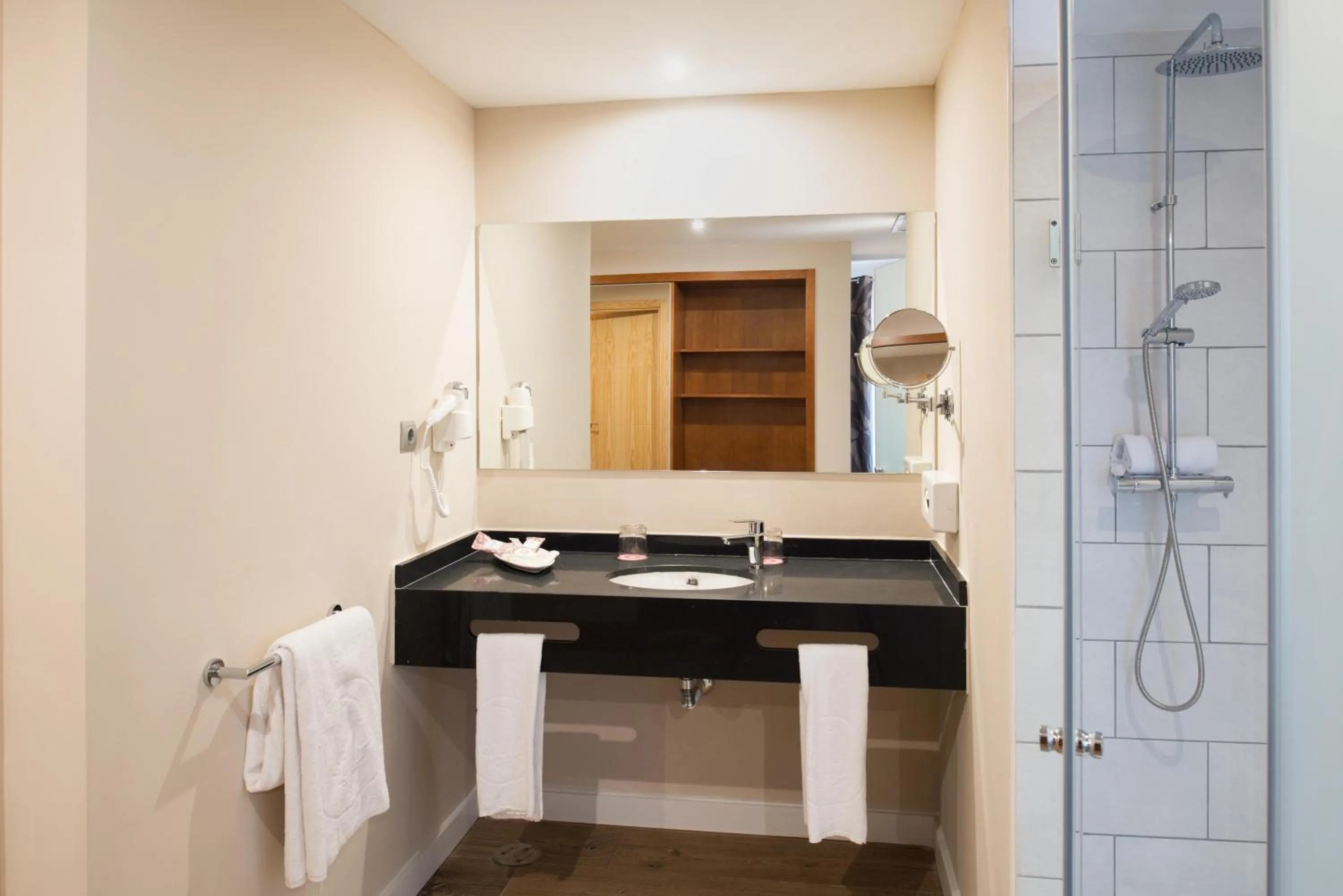 Bathroom in Hotel Costa Calero Thalasso & Spa