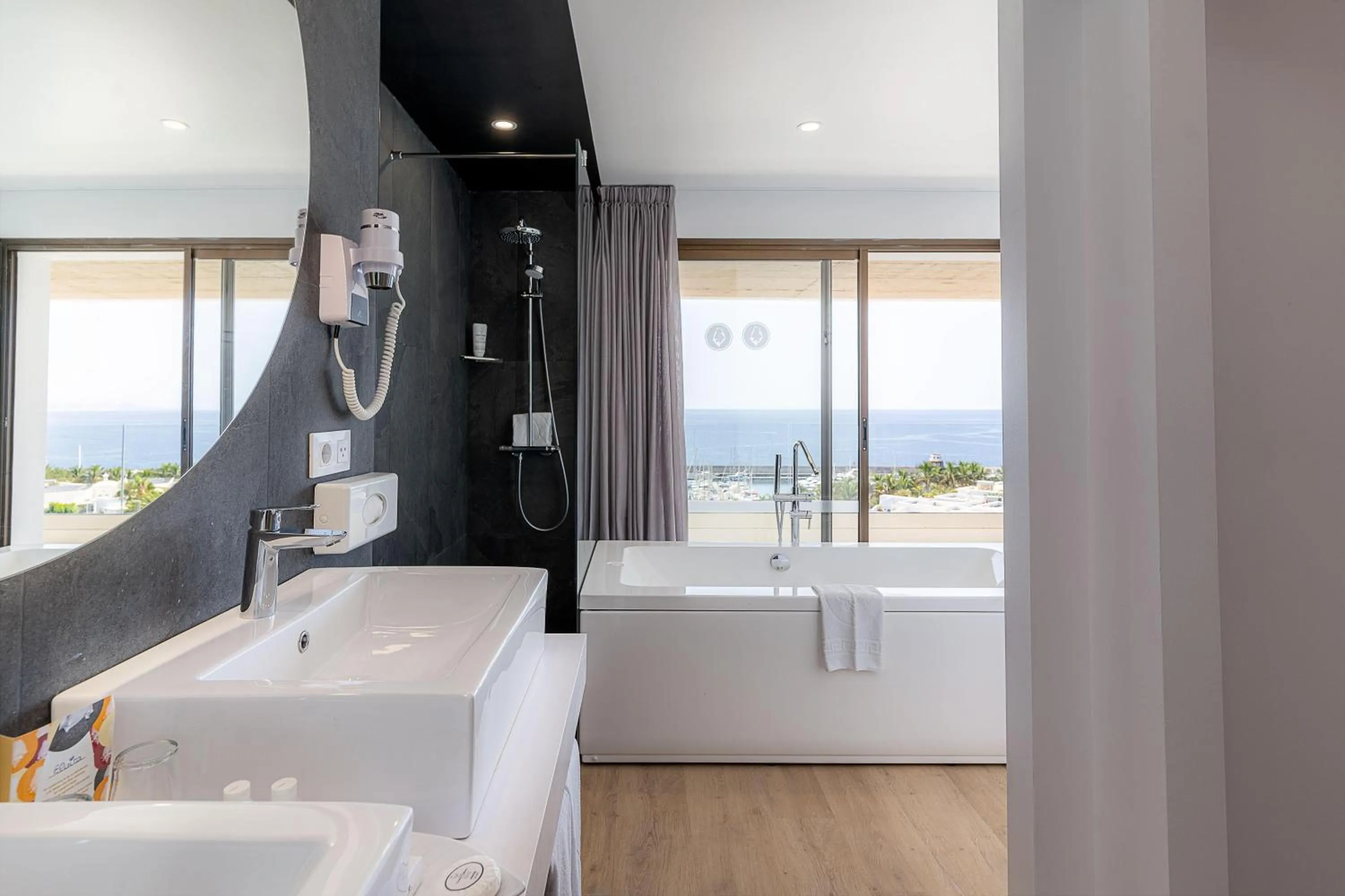 Bathroom, Bed in Hotel Costa Calero Thalasso & Spa