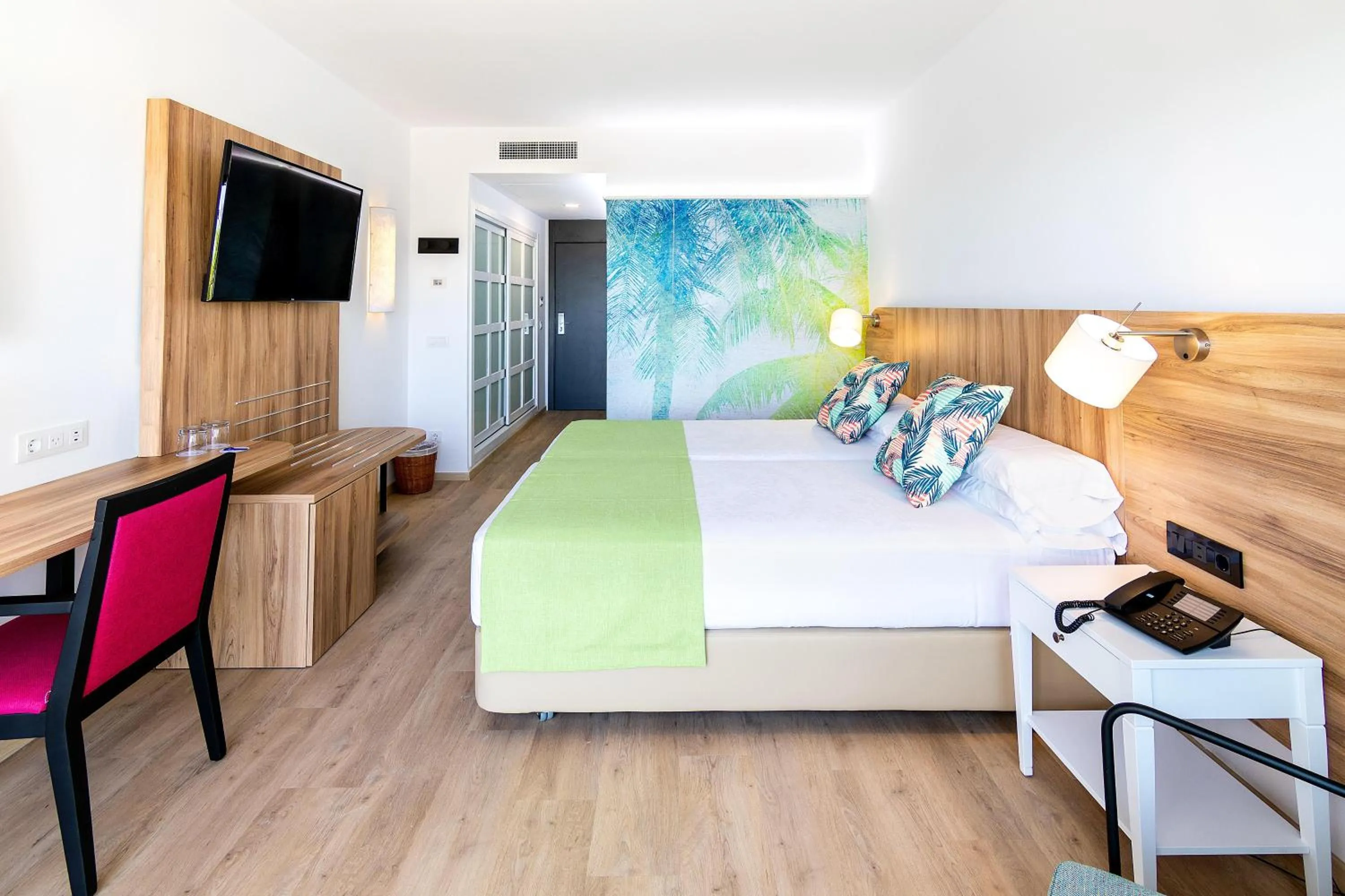 Photo of the whole room, Bed in Hotel Costa Calero Thalasso & Spa