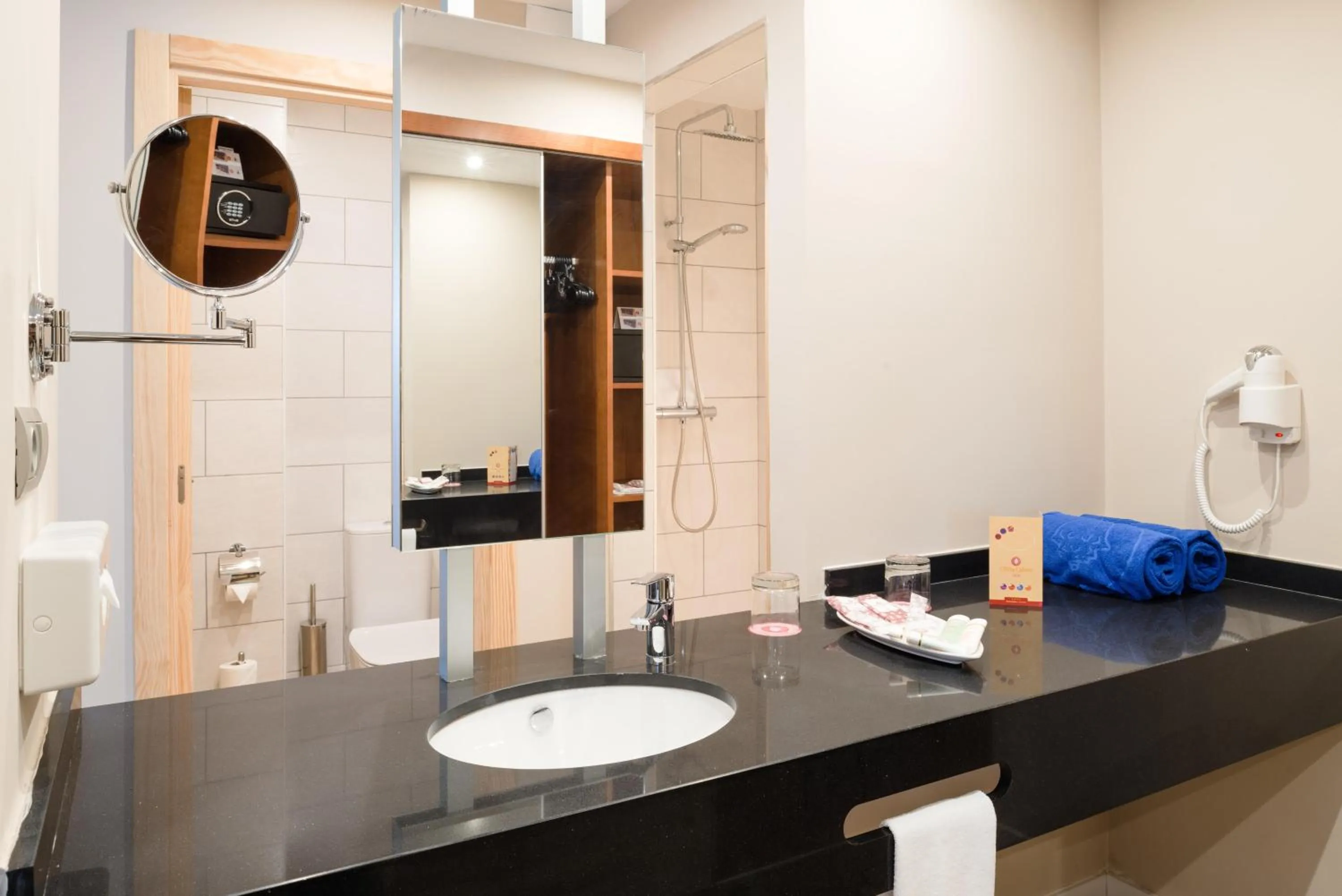 Bathroom in Hotel Costa Calero Thalasso & Spa