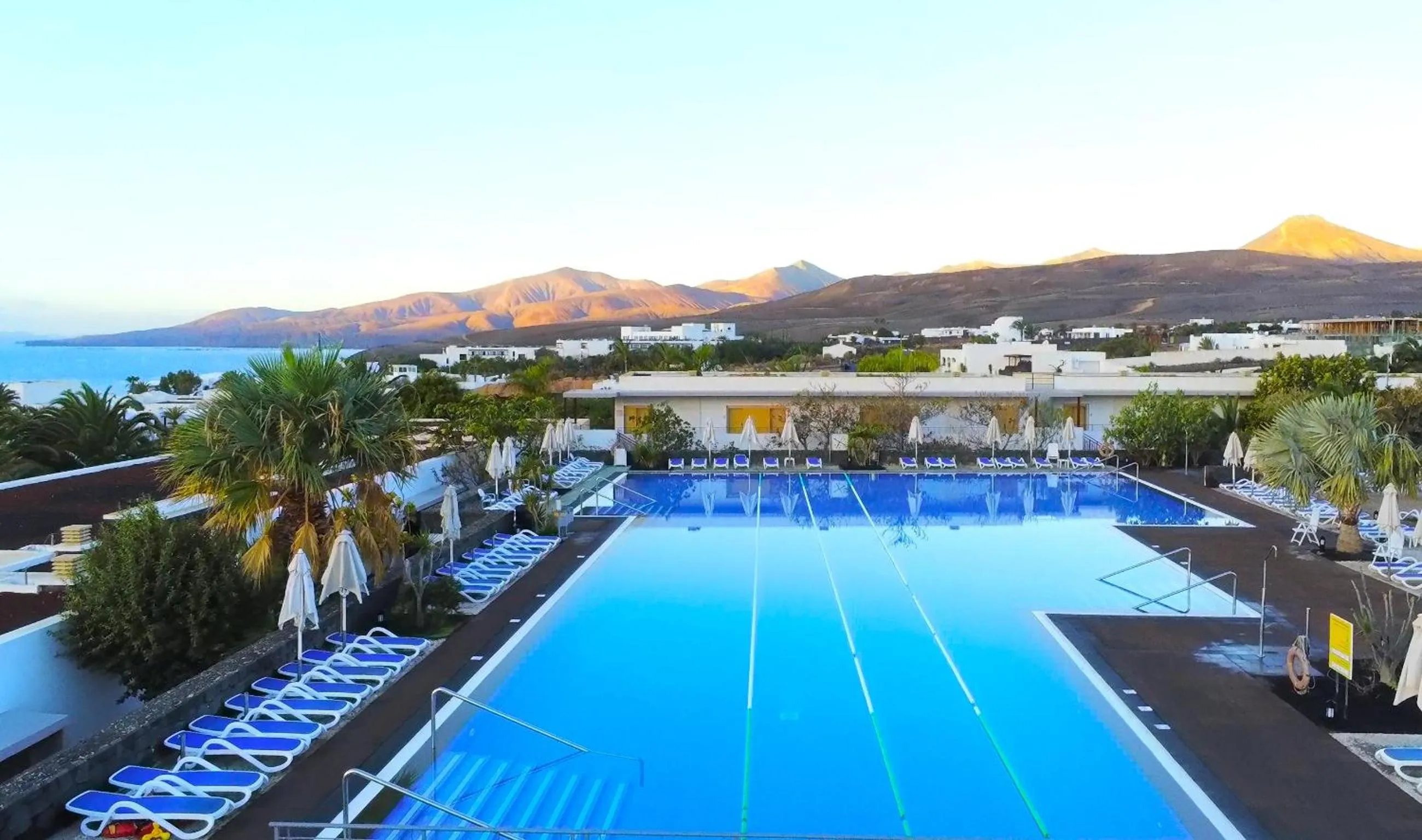 Swimming pool in Hotel Costa Calero Thalasso & Spa