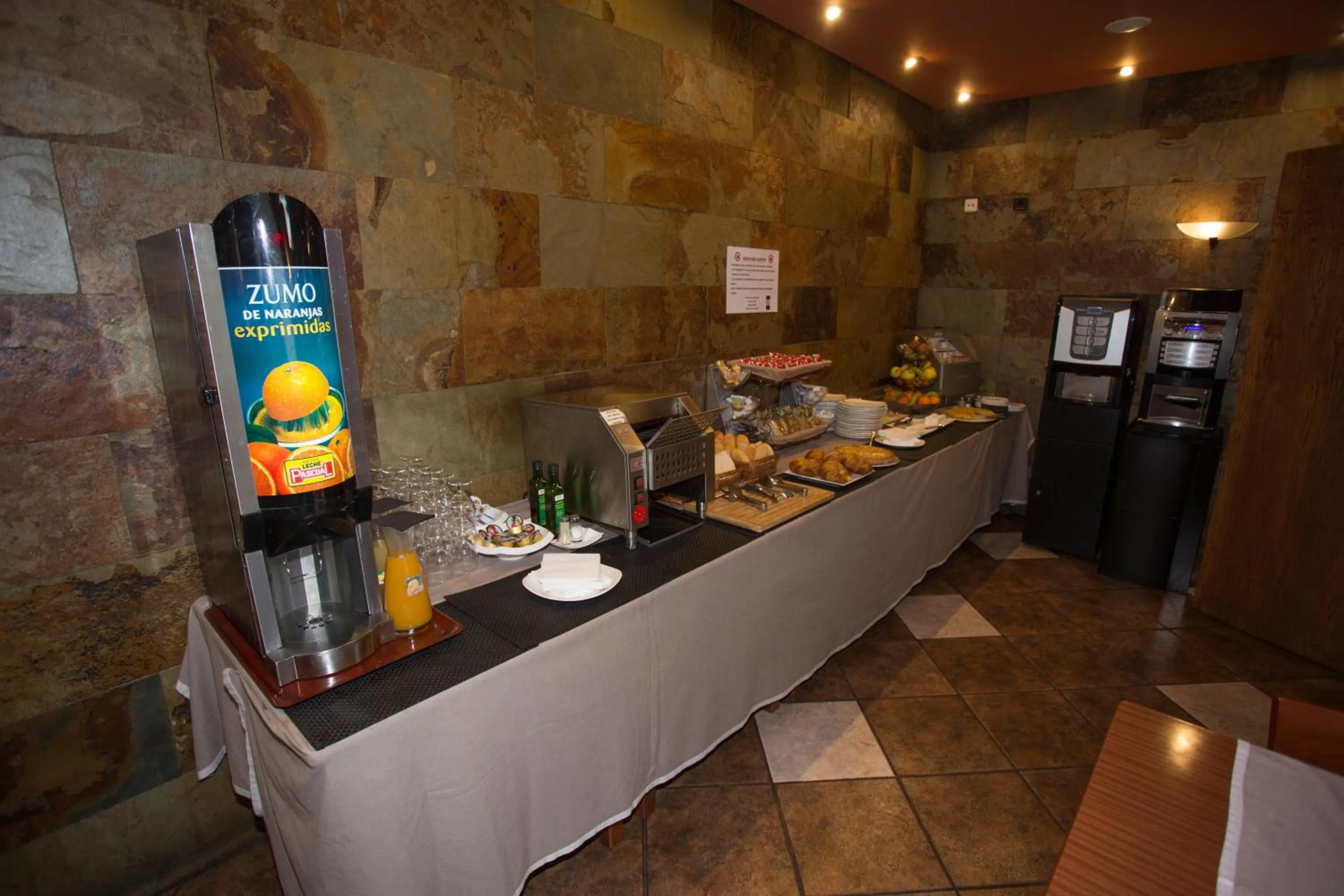 Meals in Hotel Yerri