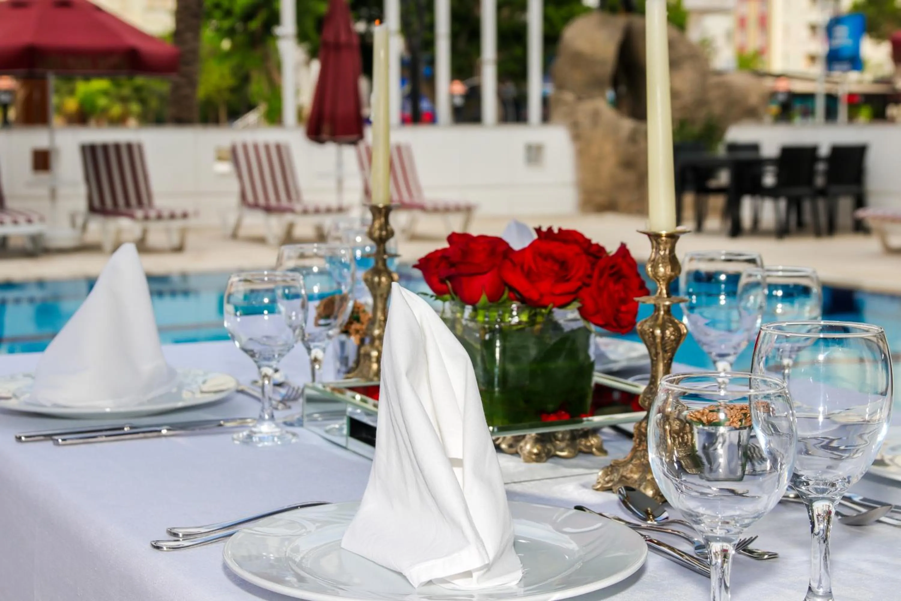 Restaurant/places to eat in Lara Park Hotel