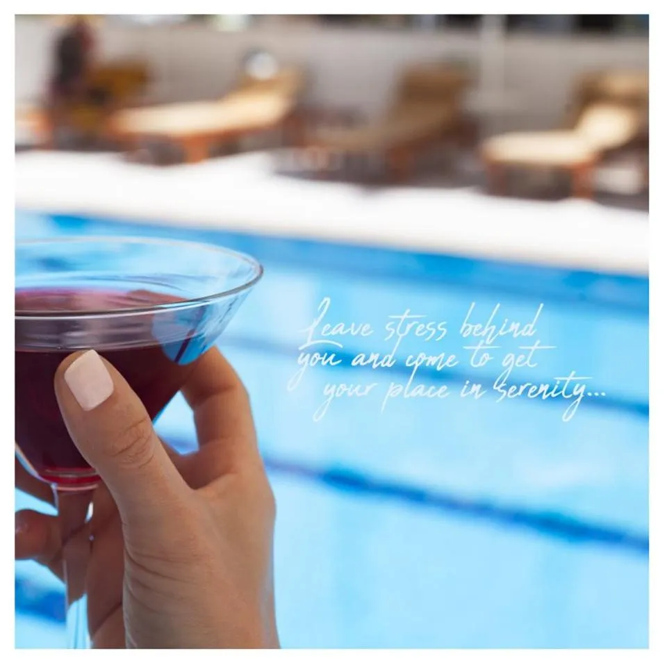 Swimming pool in Lara Park Hotel