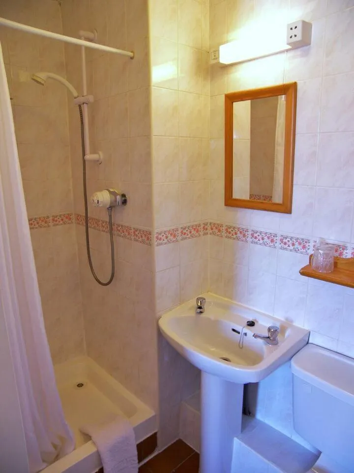 Shower in Ardleigh House