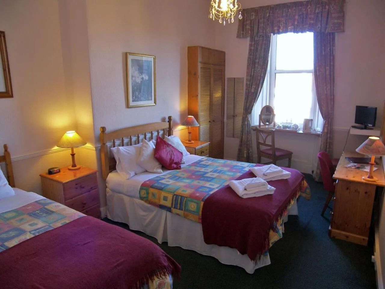 Photo of the whole room, Bed in Ardleigh House