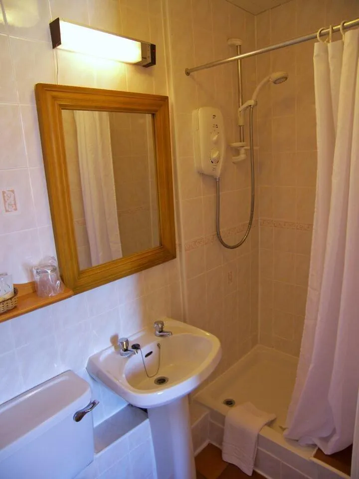 Shower in Ardleigh House