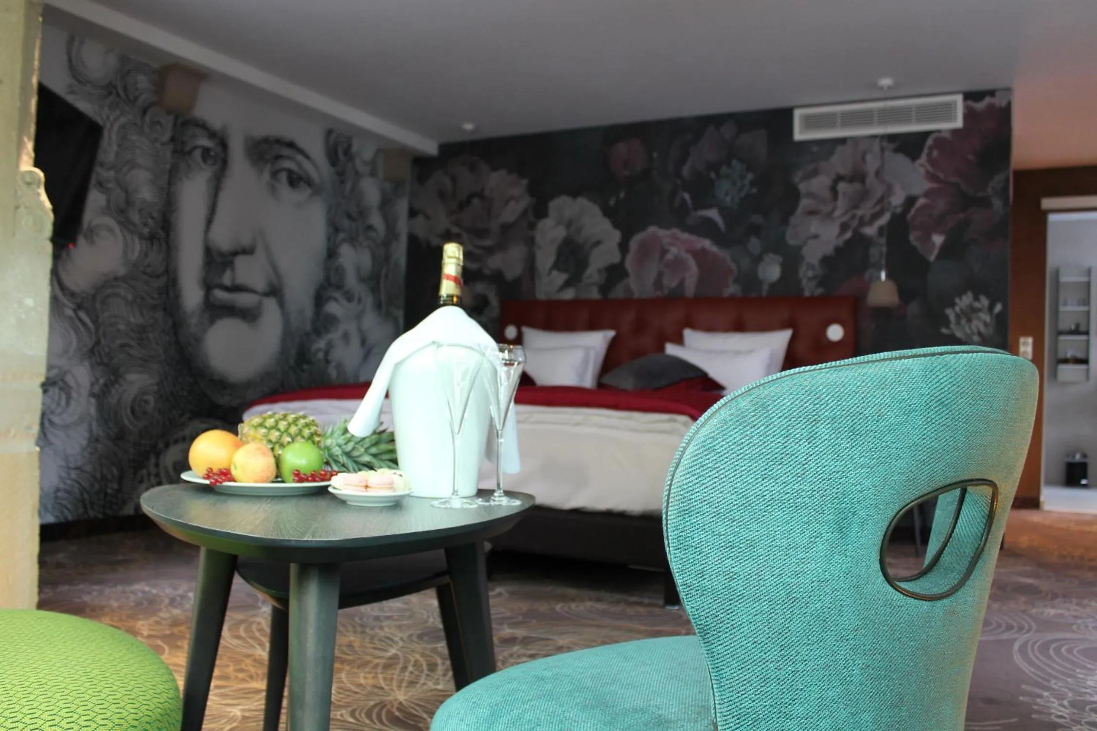 Food and drinks, Bed in Hotel La Couronne