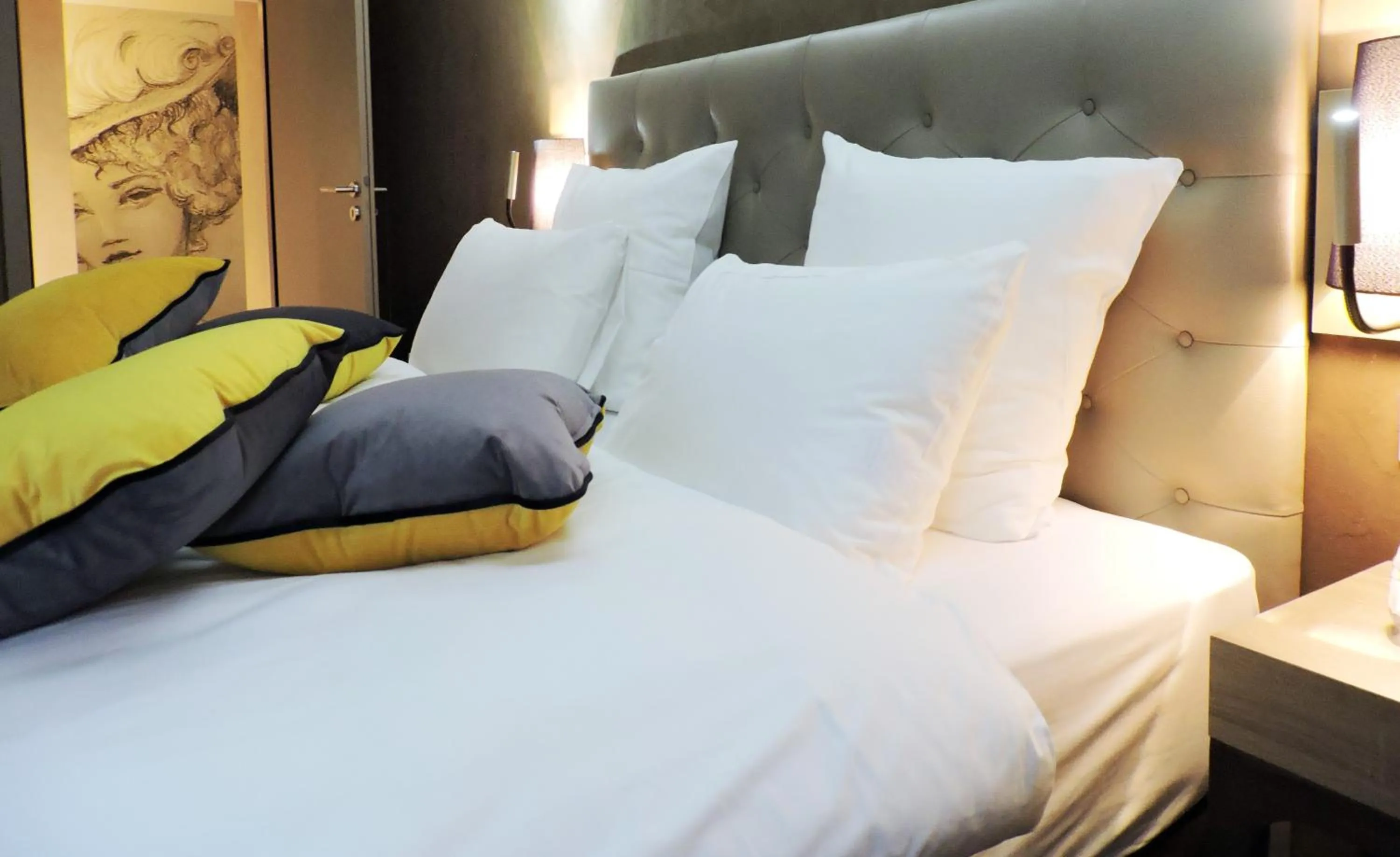 Bedroom, Bed in Hotel La Couronne