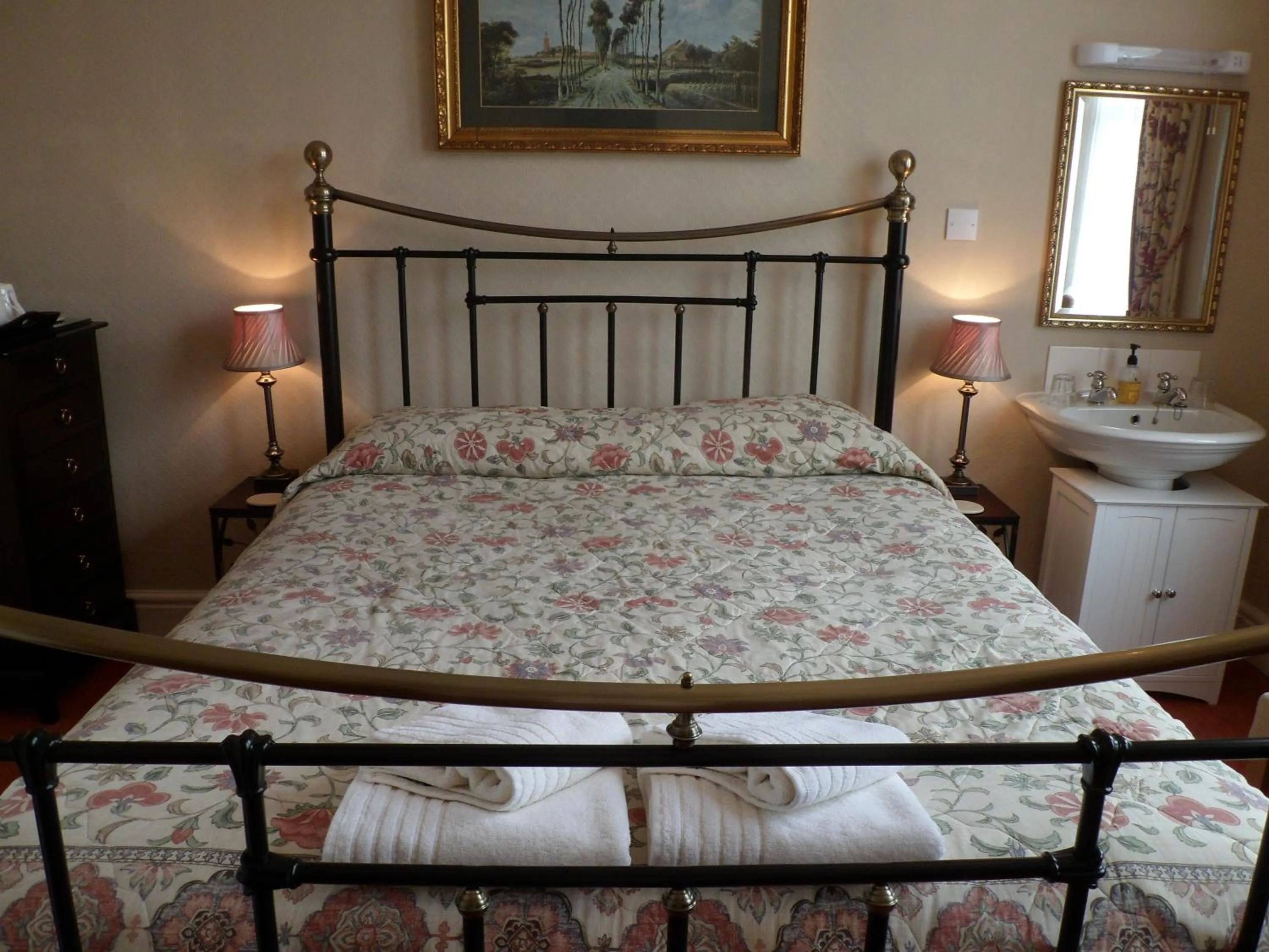 Decorative detail, Bed in The Farthings